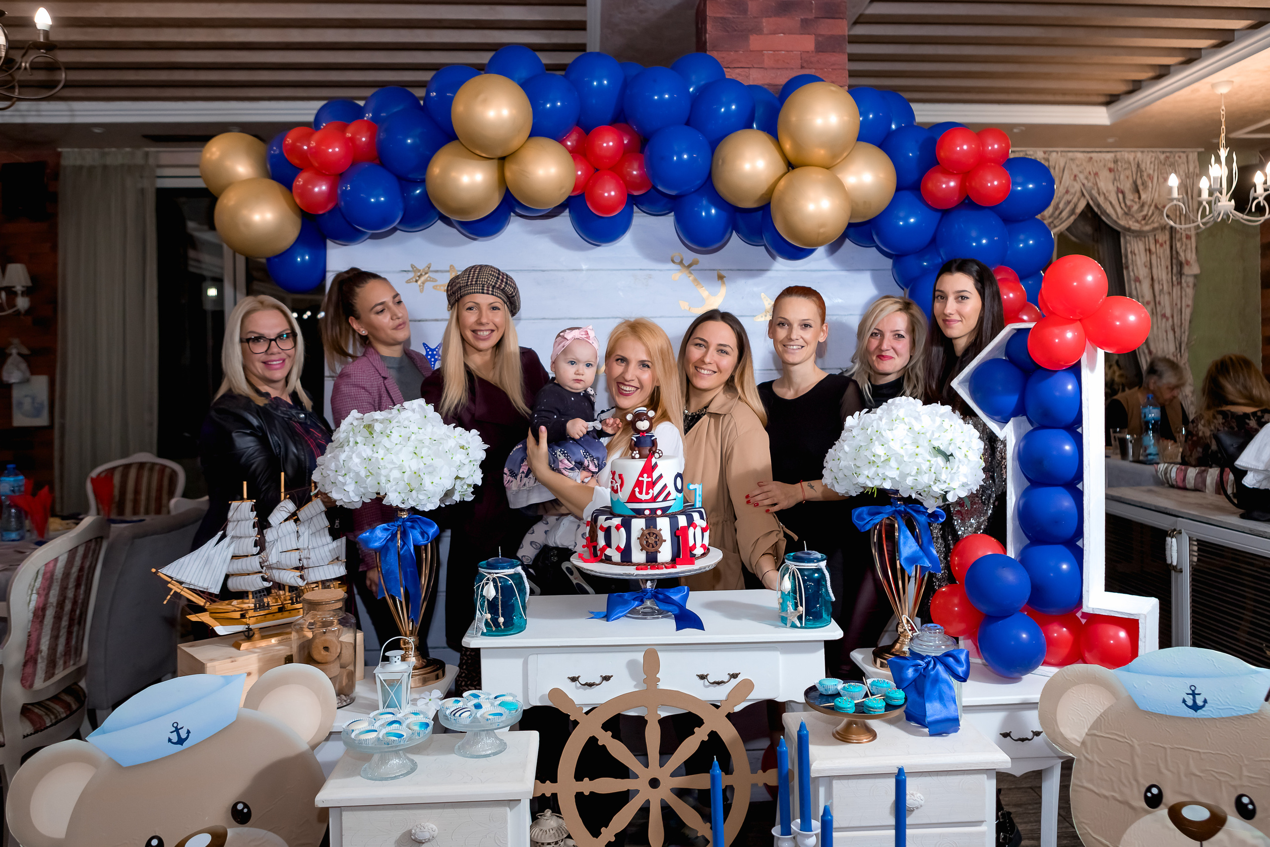 Чеастита ПърВА СВЕЩИЧКА!. Фотограф Ирина Йотова