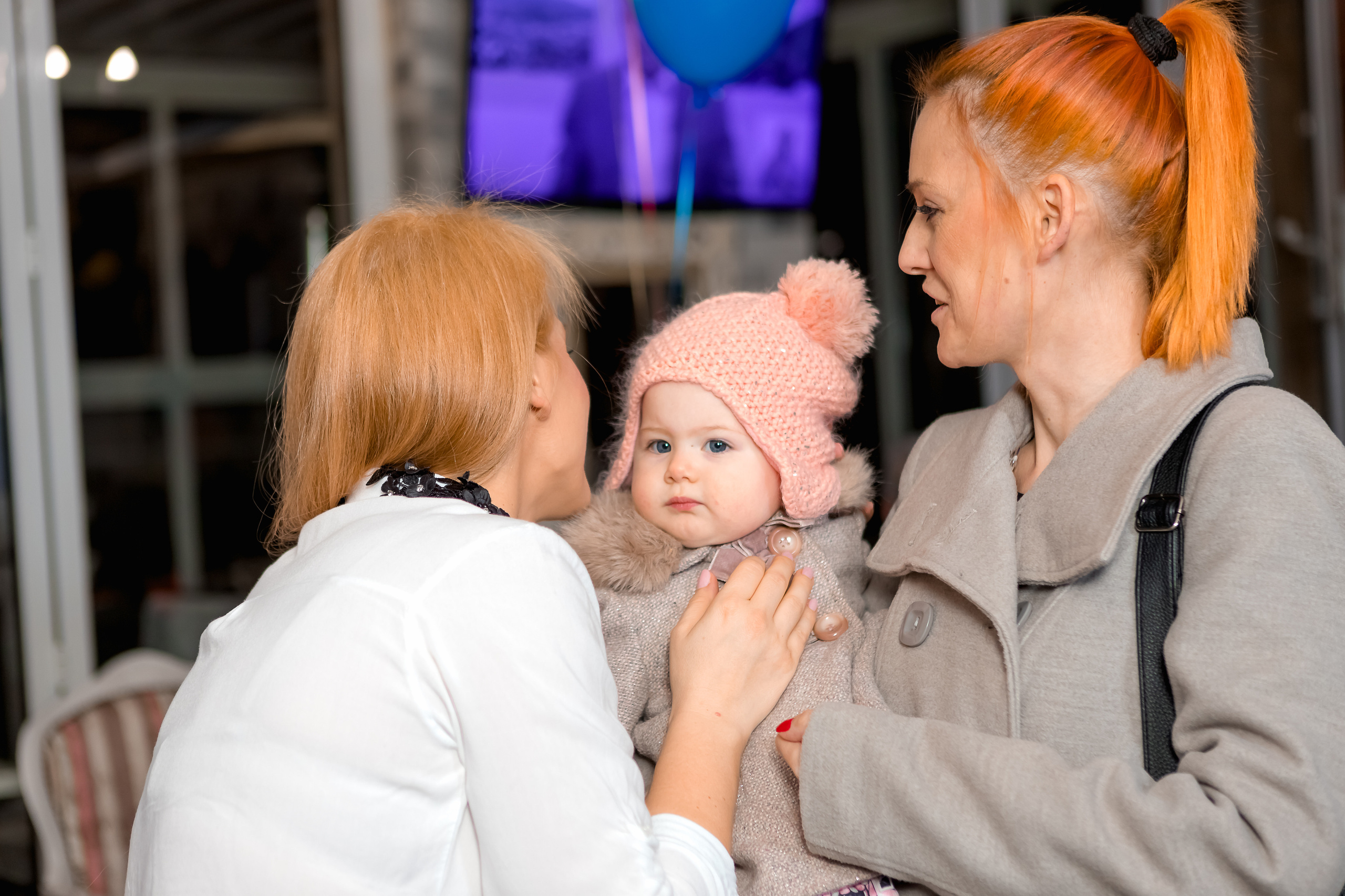 Чеастита ПърВА СВЕЩИЧКА!. Фотограф Ирина Йотова