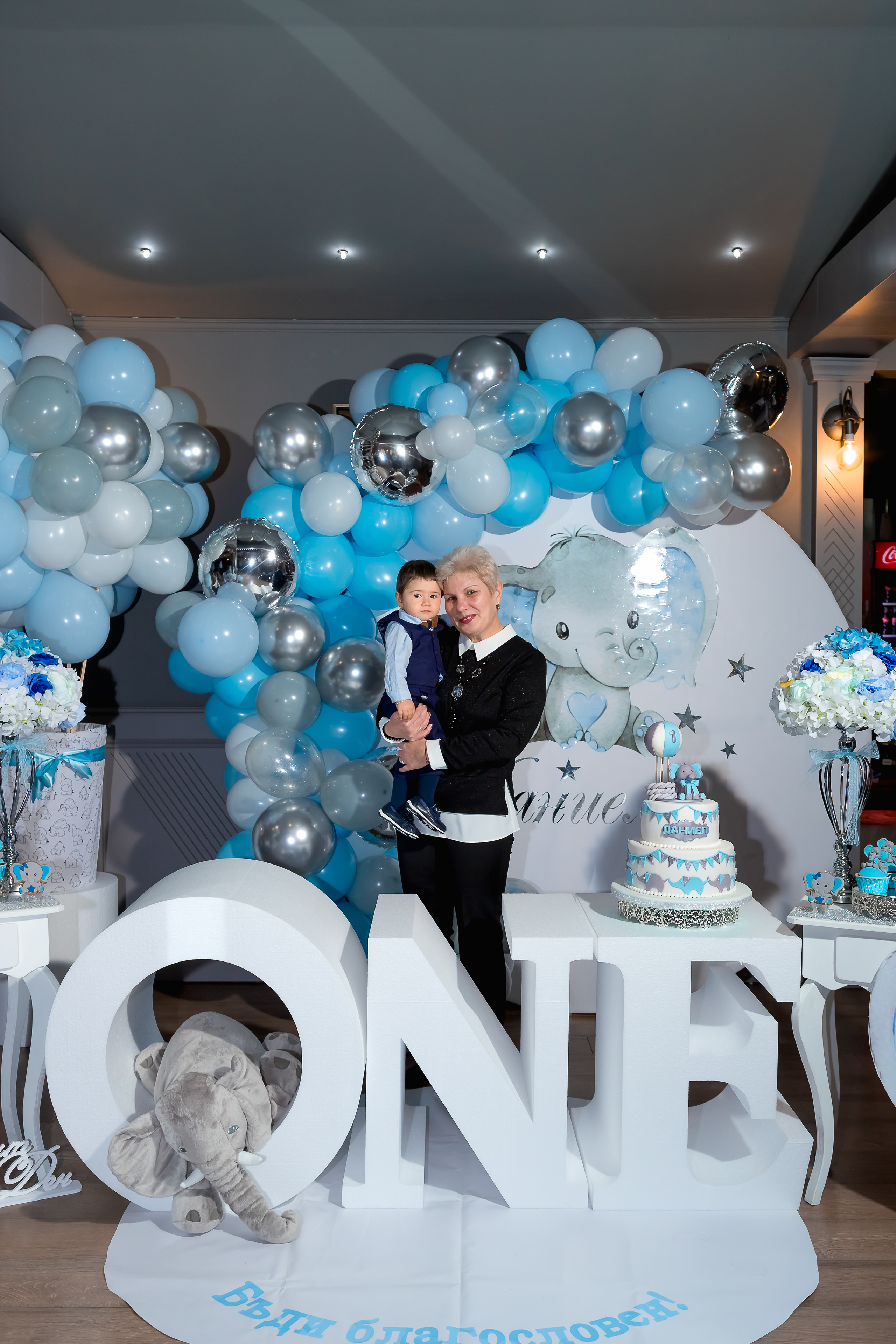 Честита първа свещичка. Фотограф Ирина Йотова