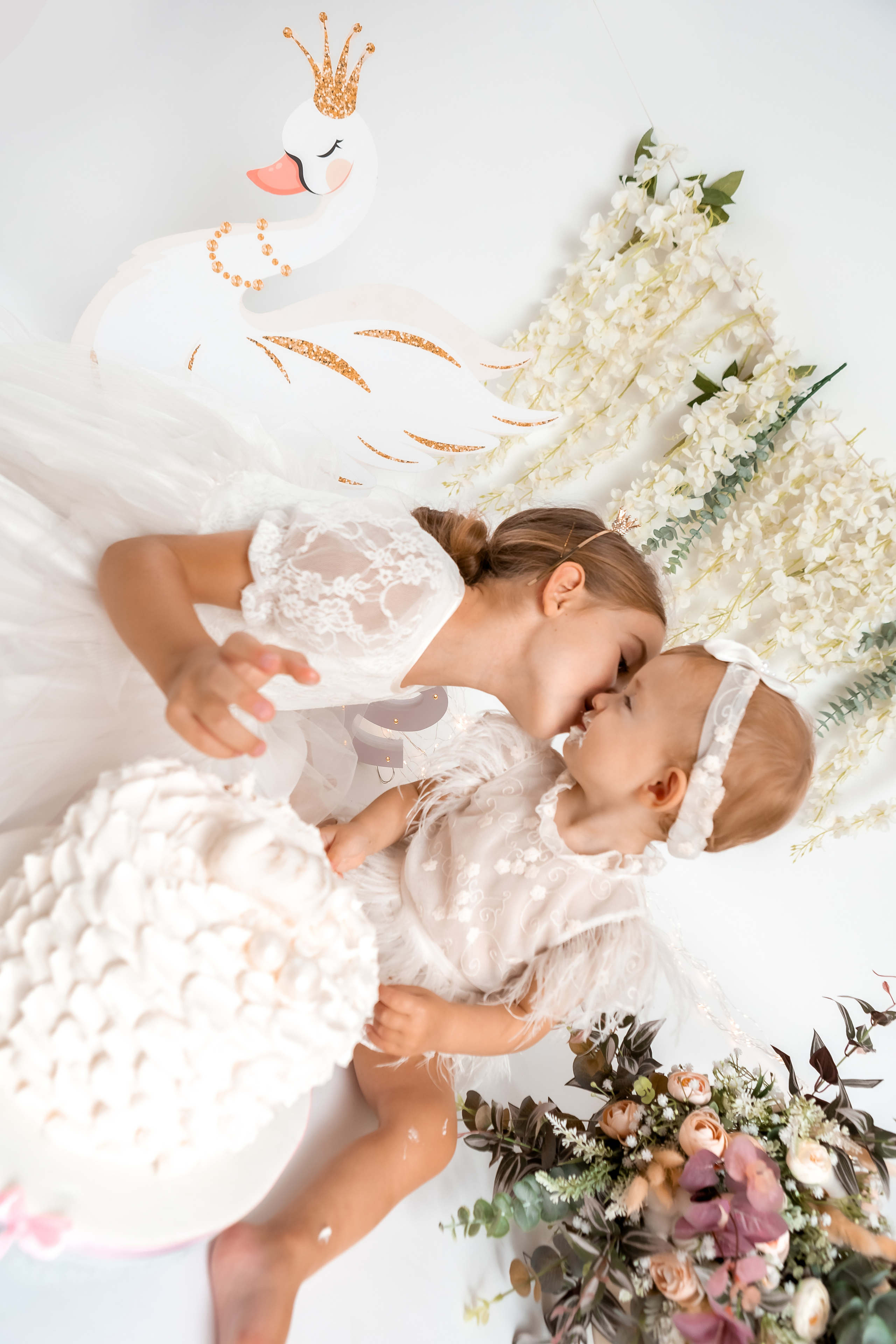 smash cake фотосессия, първи рожден ден, бебешка фотосесия, болони, декорация за рожден ден, фотосесия в студио, детски фотограф, фотограф бургас, най-добйр фотограф