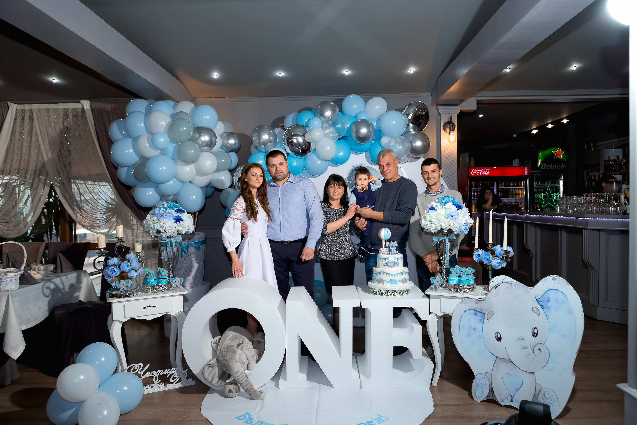 Честита първа свещичка. Фотограф Ирина Йотова