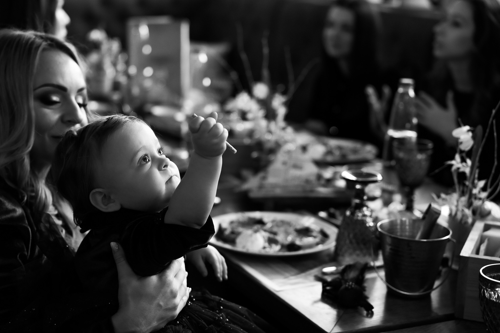 фотосесия на първи рожден ден, фотограф бургас, първи рожден ден, репортаж, репортажно заснимане, първи рожден ден, беббешка фотосесия, фотограф несебър, фотограф поморие, фотогра слънчев бряг, готограф ахелой, заснимане на парти, семеен фотограф, торта,торта за първи рожден ден, salzara, рокля за момиче, рокля за първи рожден ден, hotel luxor, ресторант veronique