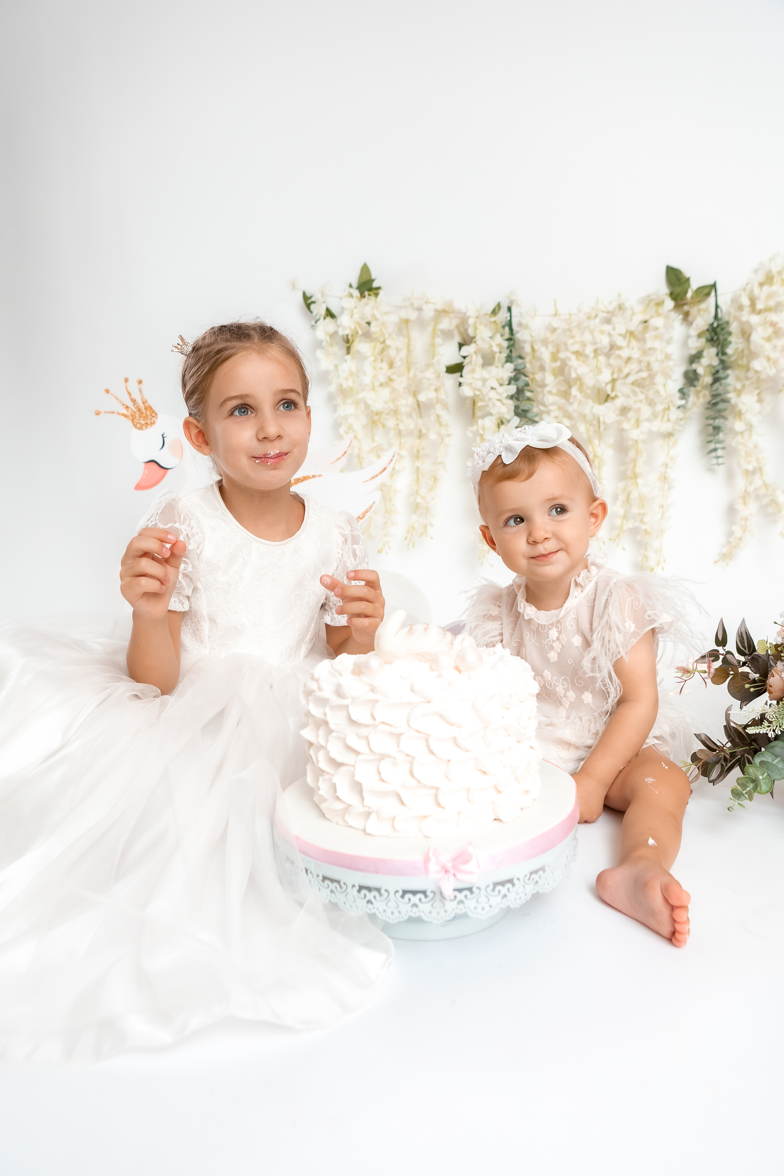 smash cake фотосессия, първи рожден ден, бебешка фотосесия, болони, декорация за рожден ден, фотосесия в студио, детски фотограф, фотограф бургас, най-добйр фотограф