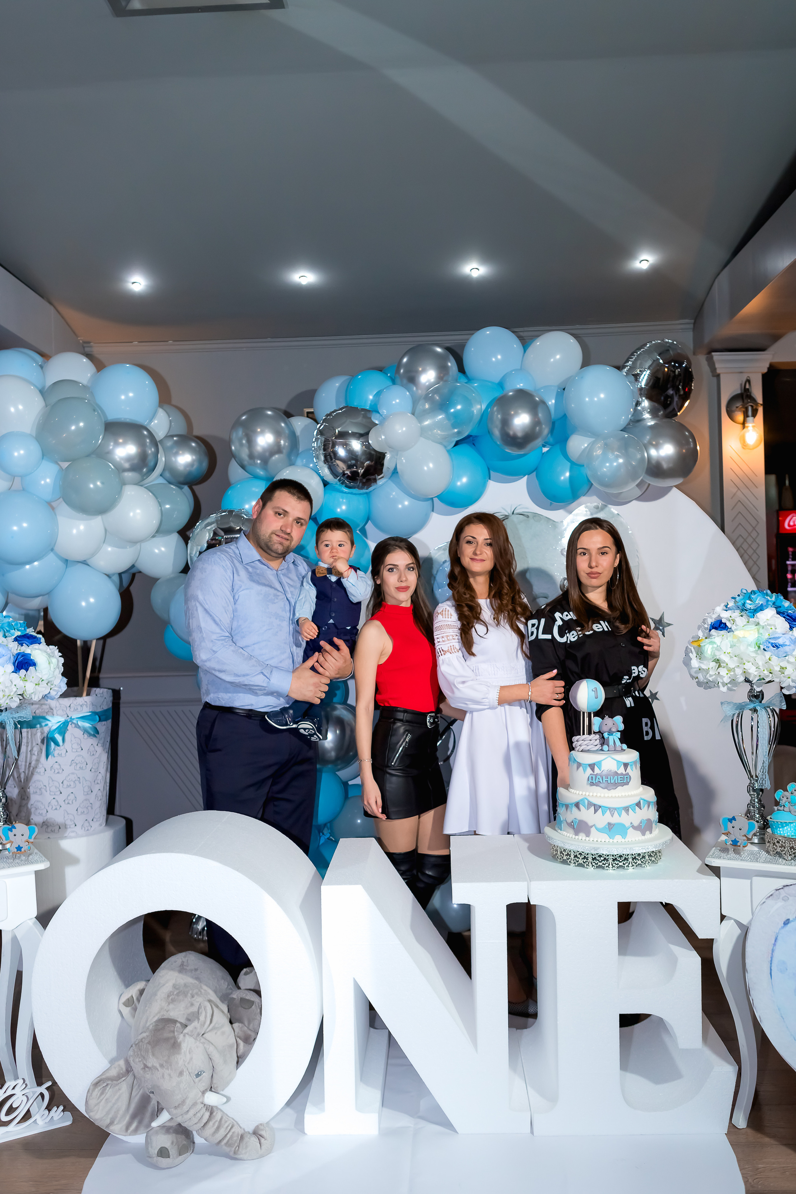 Честита първа свещичка. Фотограф Ирина Йотова