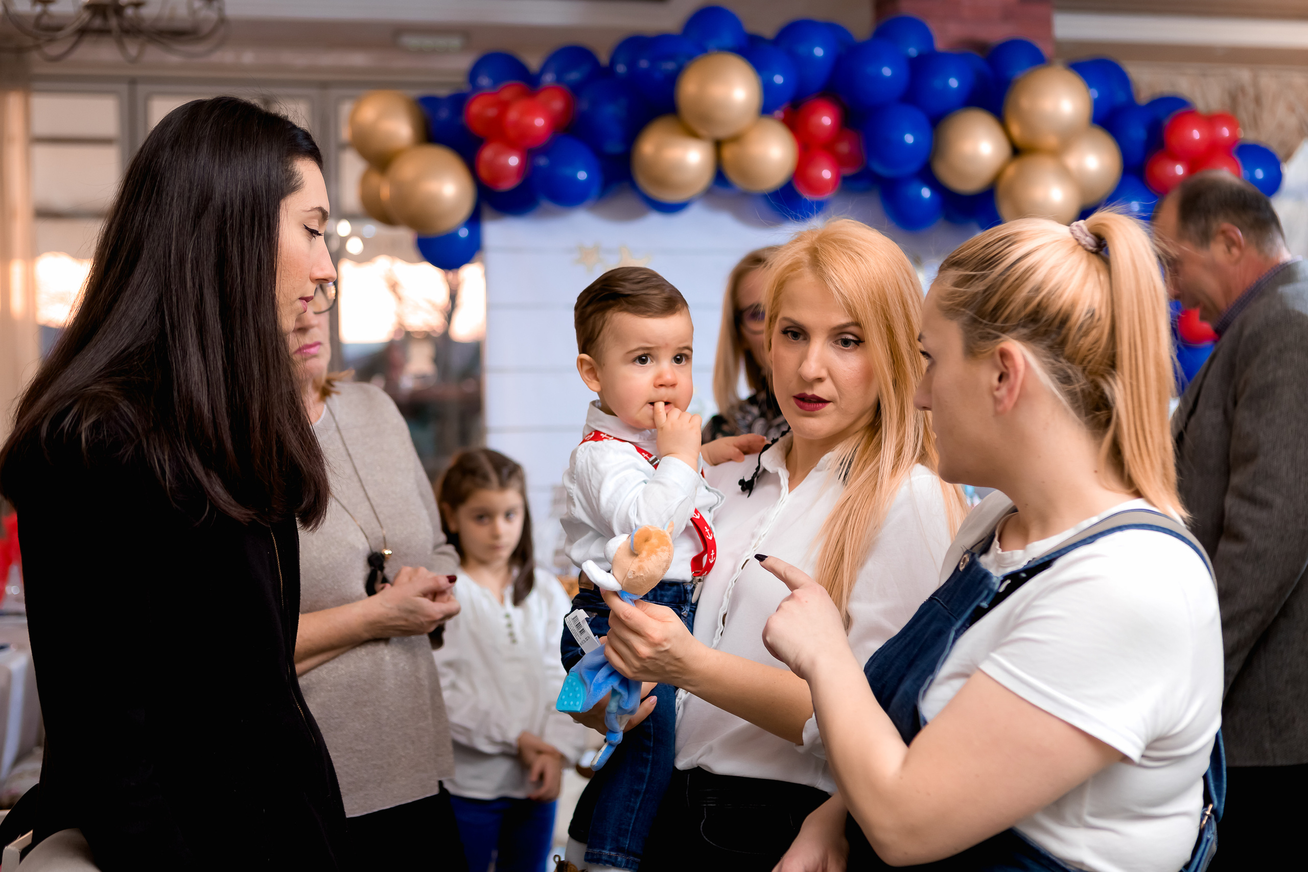 Чеастита ПърВА СВЕЩИЧКА!. Фотограф Ирина Йотова