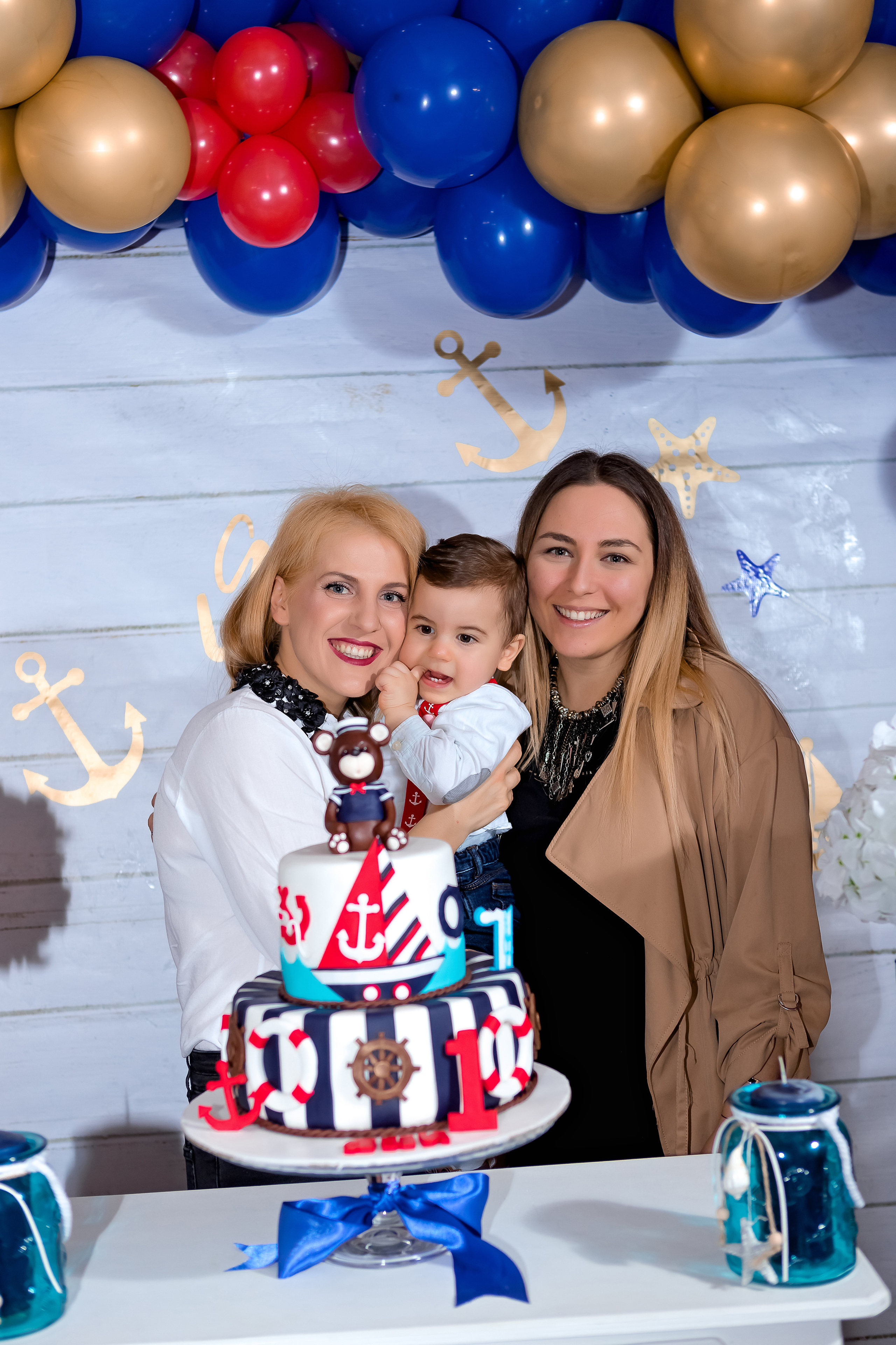 Чеастита ПърВА СВЕЩИЧКА!. Фотограф Ирина Йотова