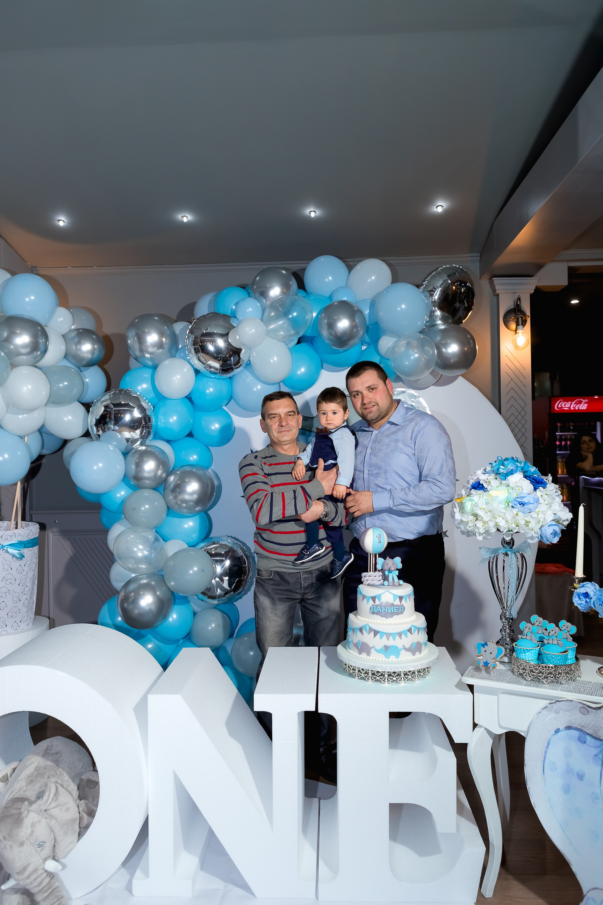 Честита първа свещичка. Фотограф Ирина Йотова