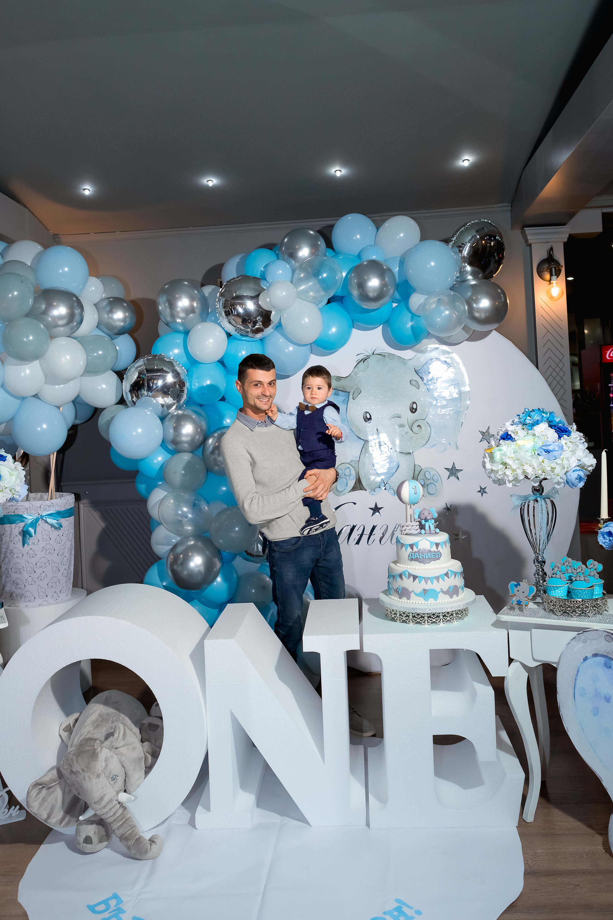 Честита първа свещичка. Фотограф Ирина Йотова