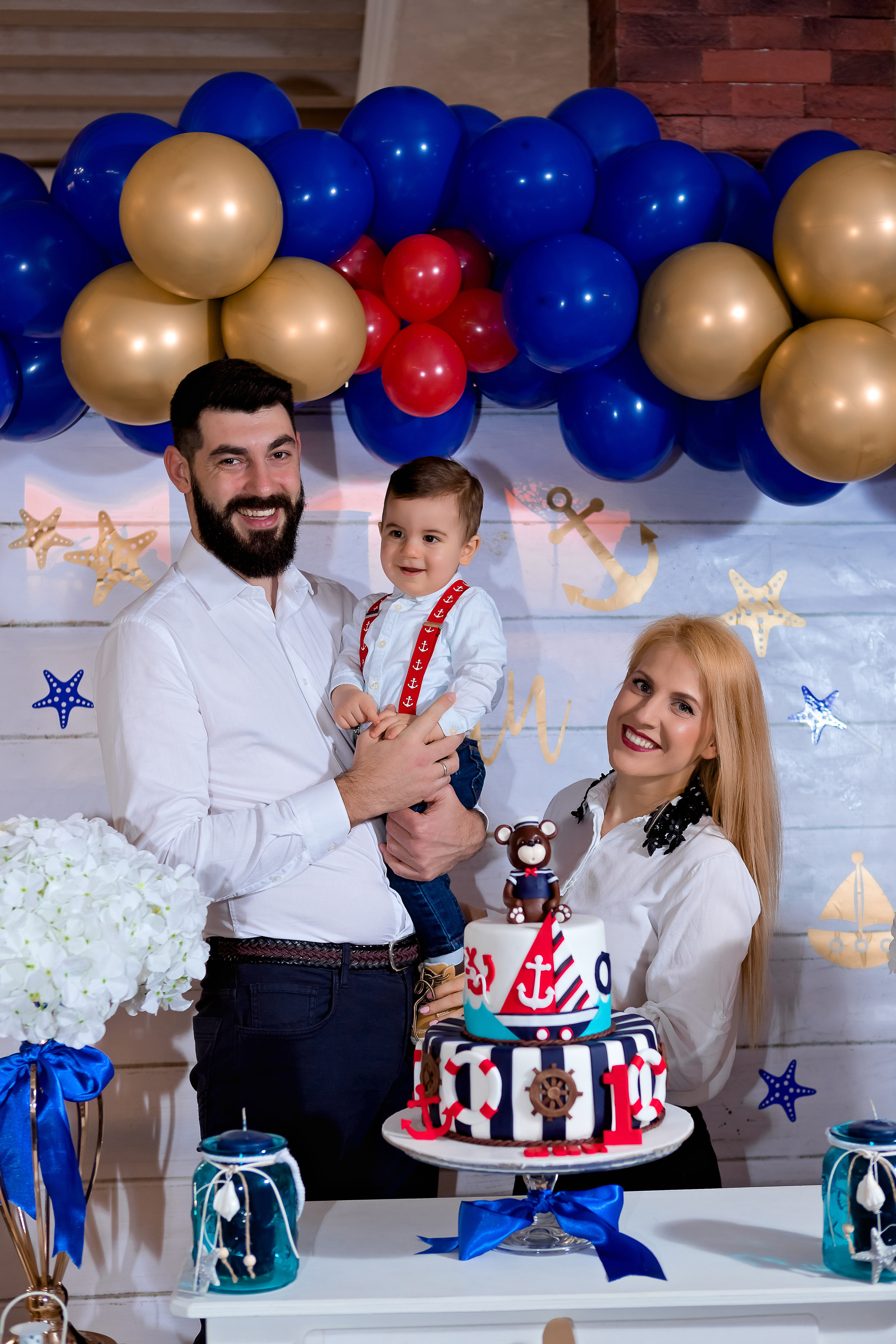 Чеастита ПърВА СВЕЩИЧКА!. Фотограф Ирина Йотова