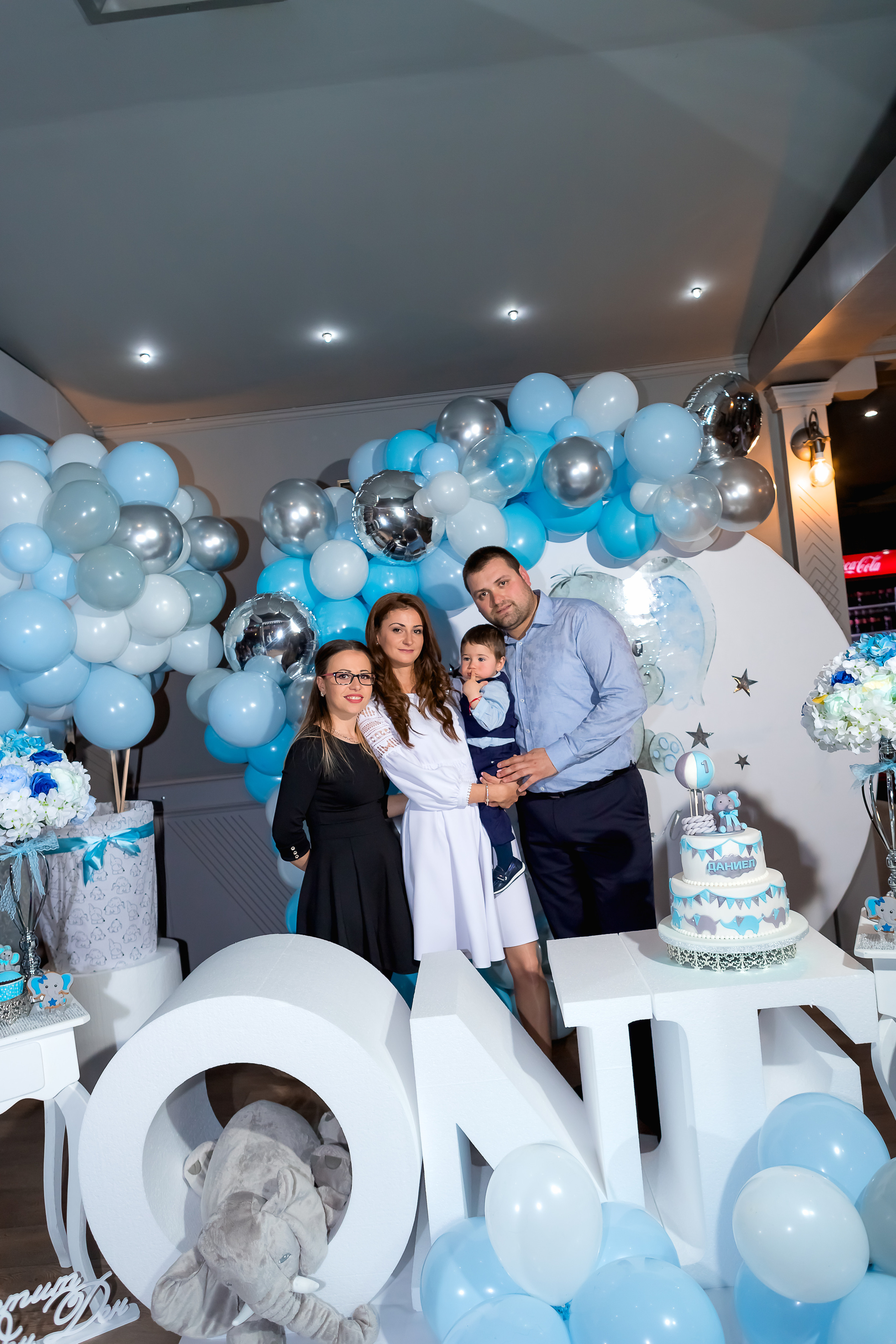 Честита първа свещичка. Фотограф Ирина Йотова