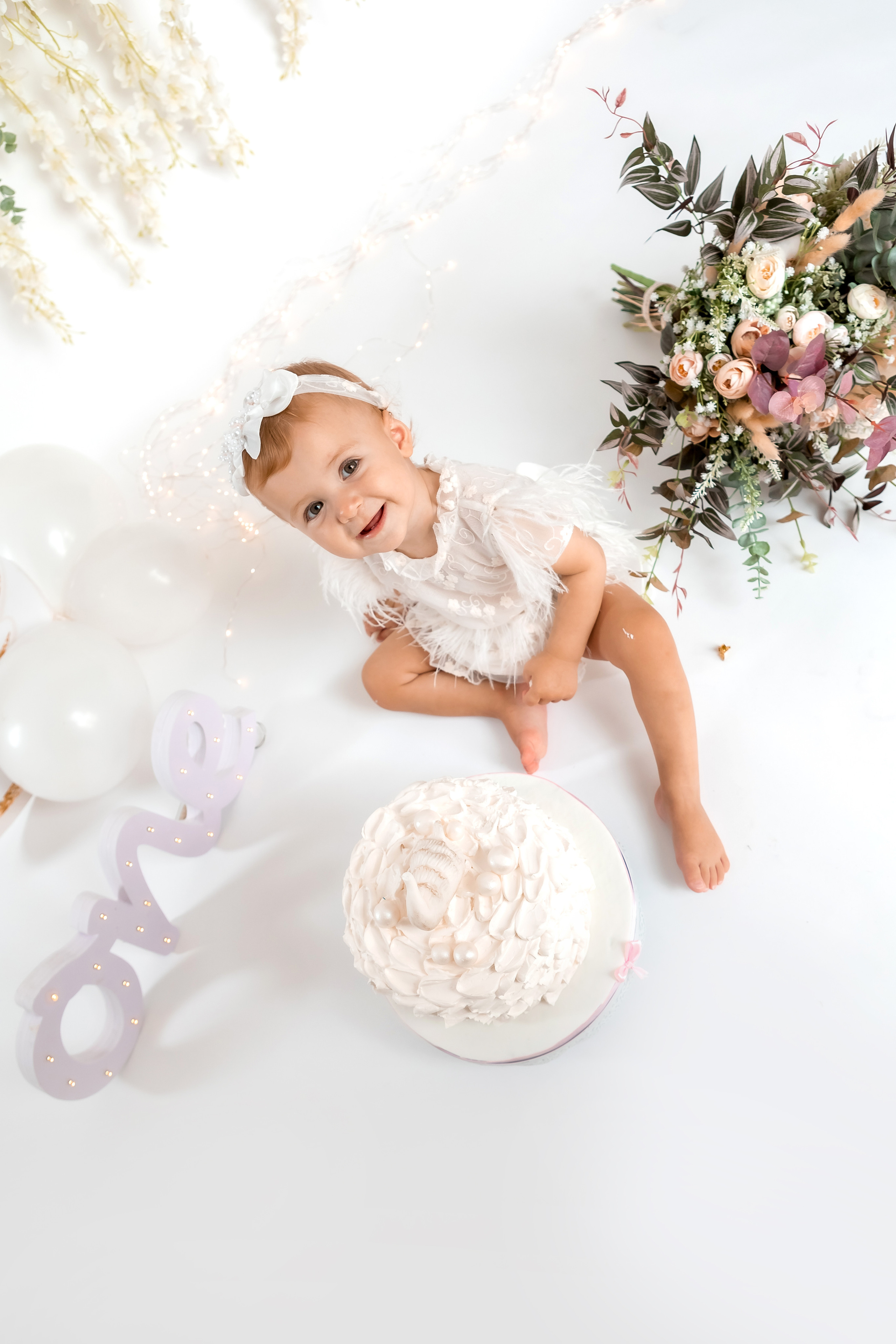 smash cake фотосессия, първи рожден ден, бебешка фотосесия, болони, декорация за рожден ден, фотосесия в студио, детски фотограф, фотограф бургас, най-добйр фотограф