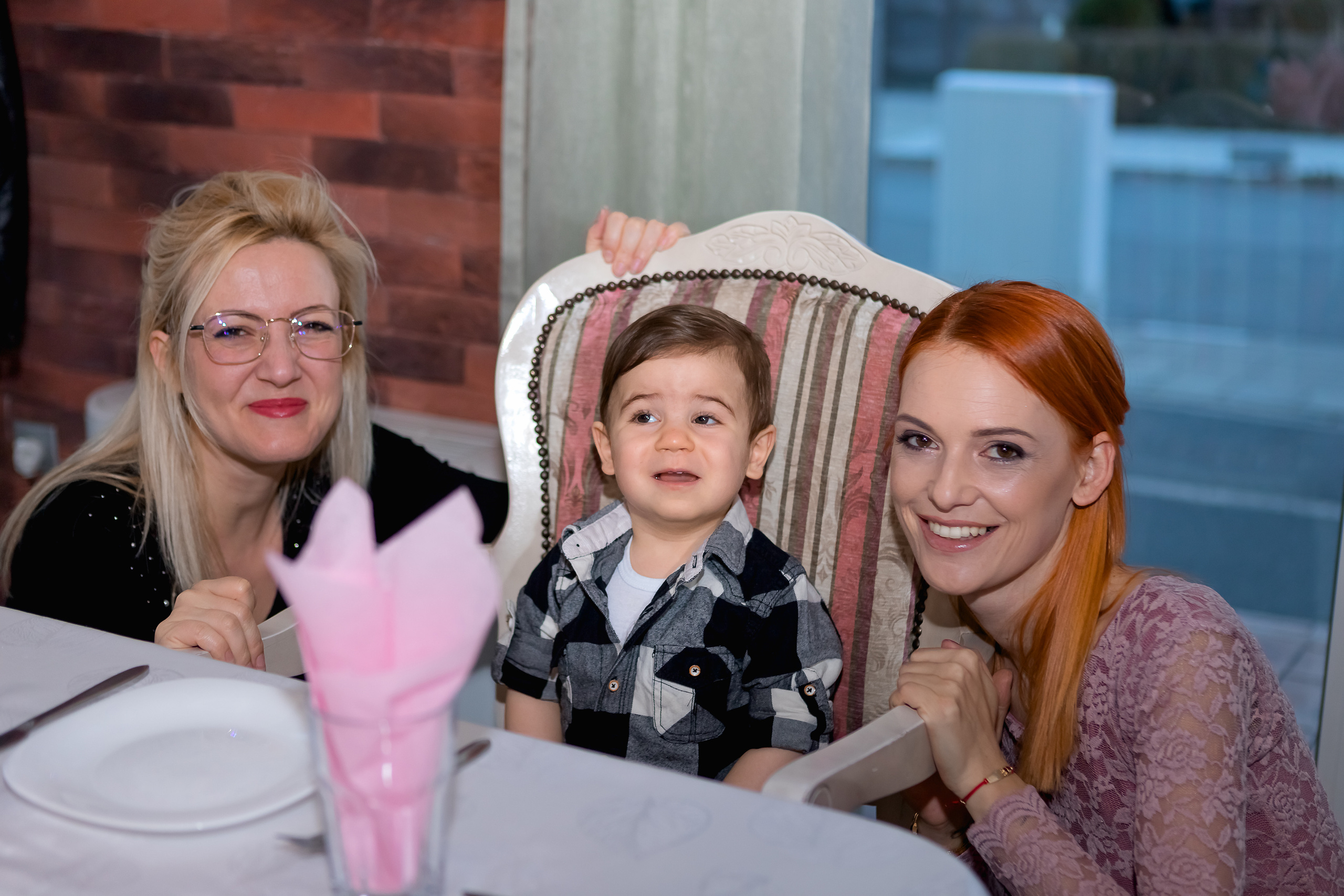 Честита Първа Свещичка. Фотограф Ирина Йотова