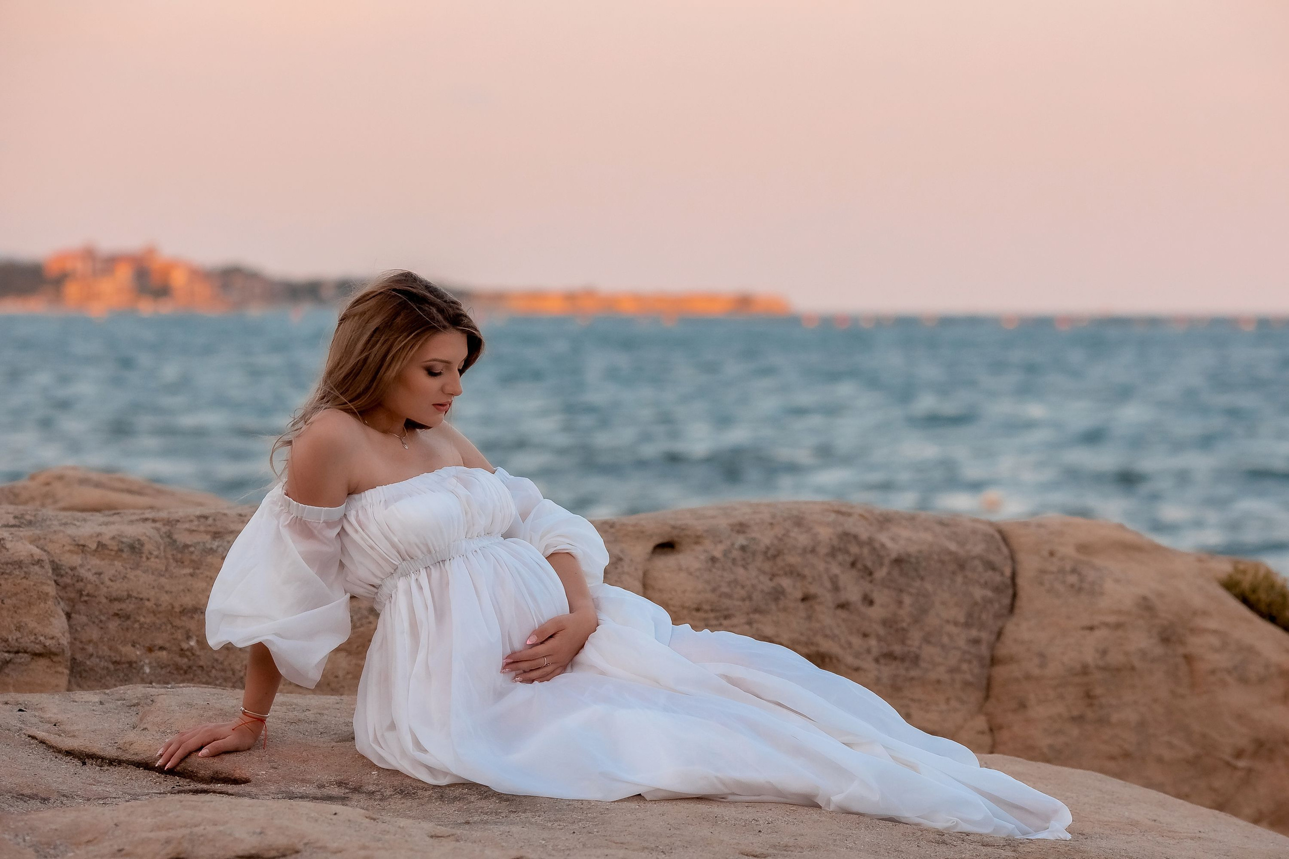 Бременна Фотосесия море. Фотограф Ирина Йотова