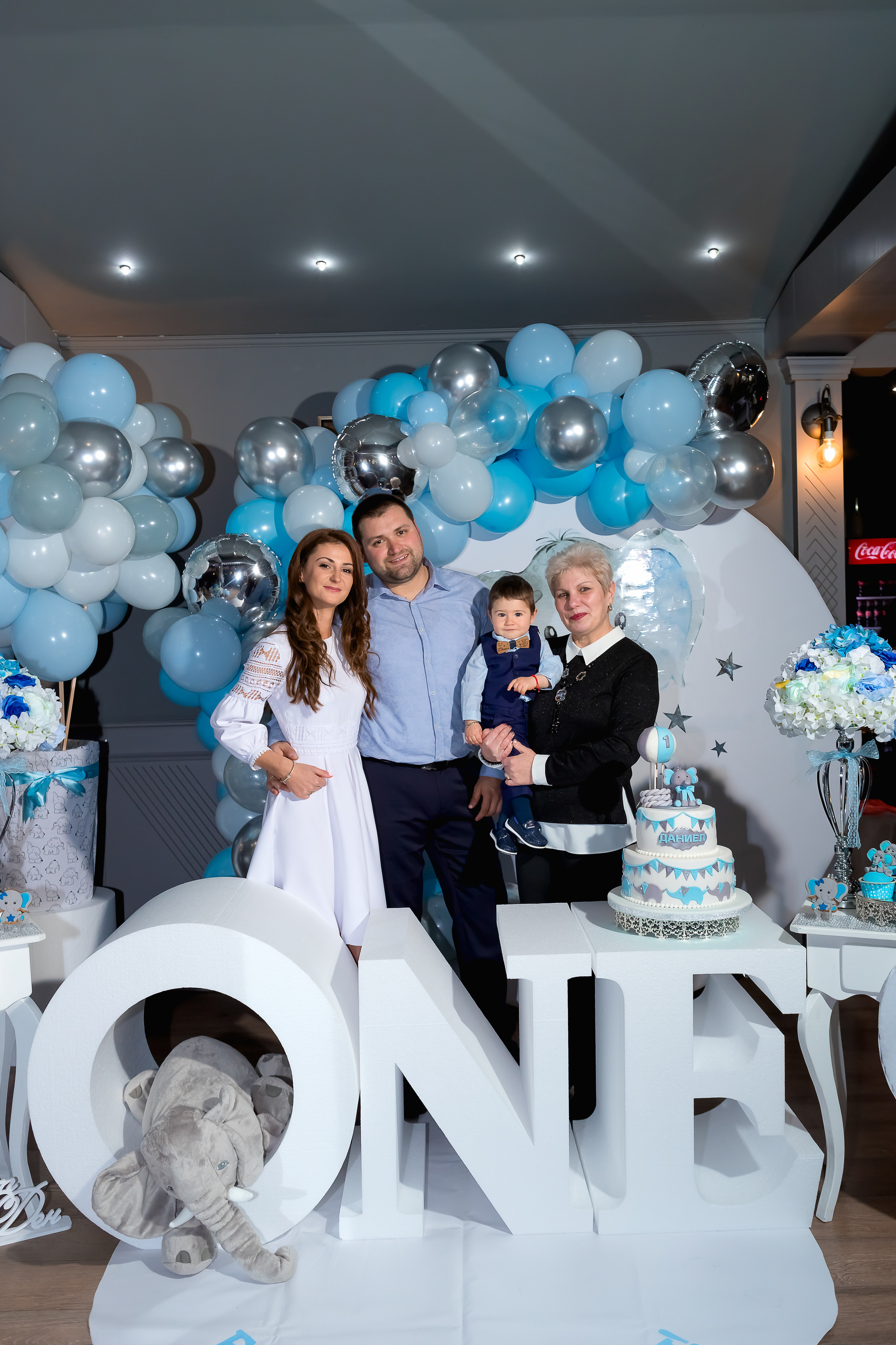 Честита първа свещичка. Фотограф Ирина Йотова