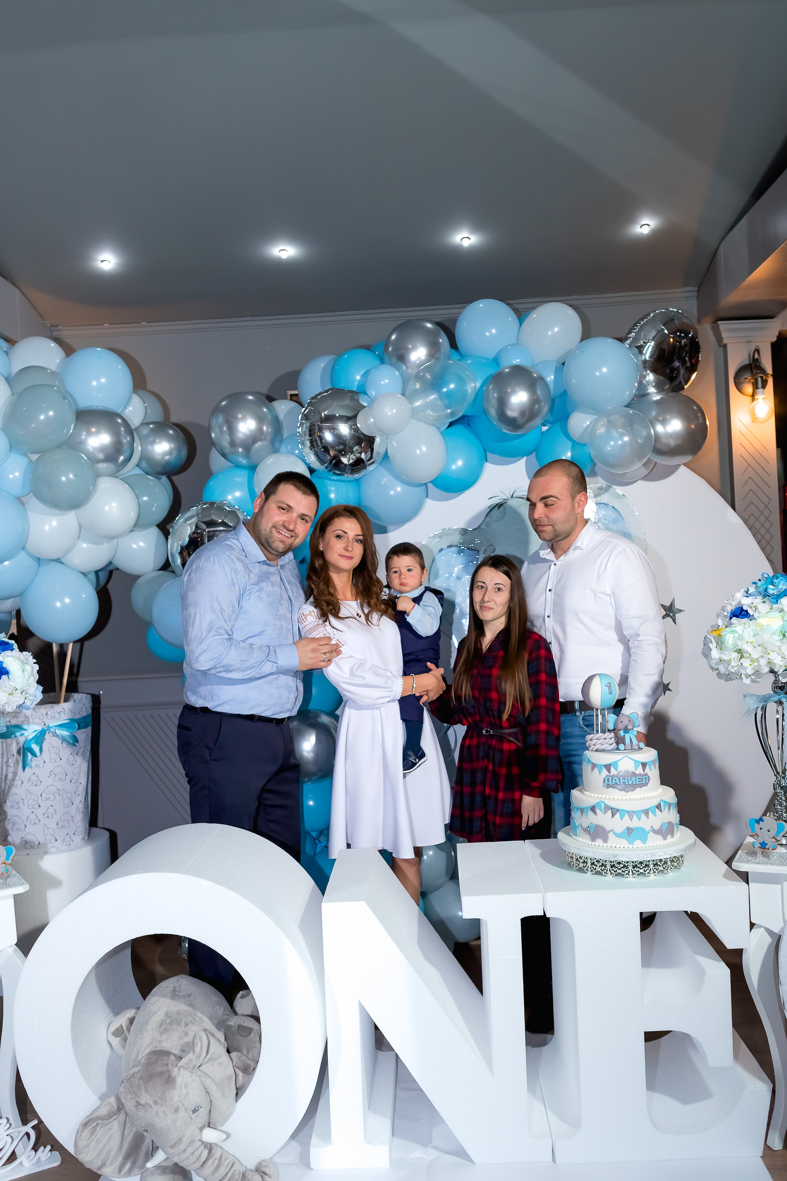 Честита първа свещичка. Фотограф Ирина Йотова