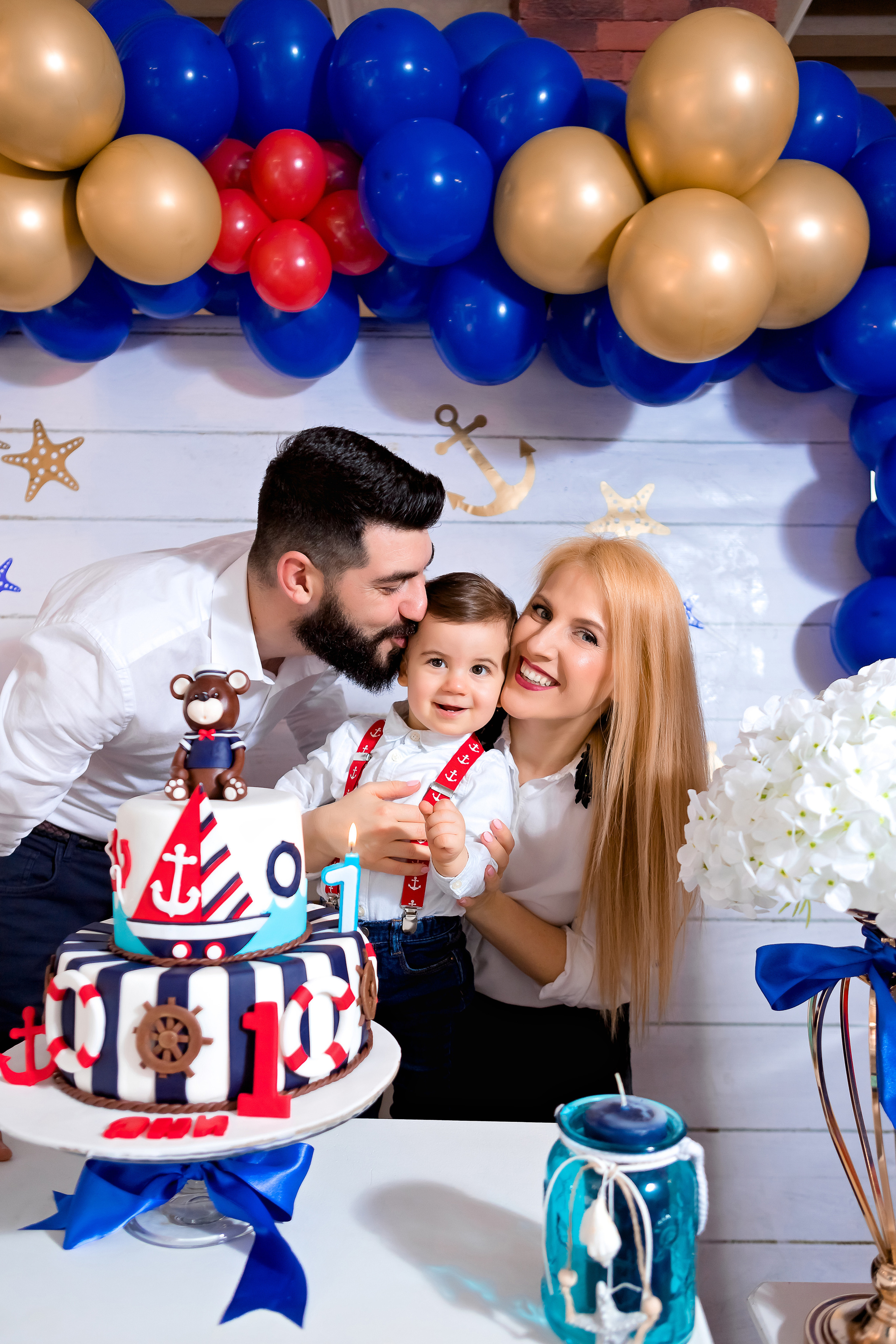 Чеастита ПърВА СВЕЩИЧКА!. Фотограф Ирина Йотова