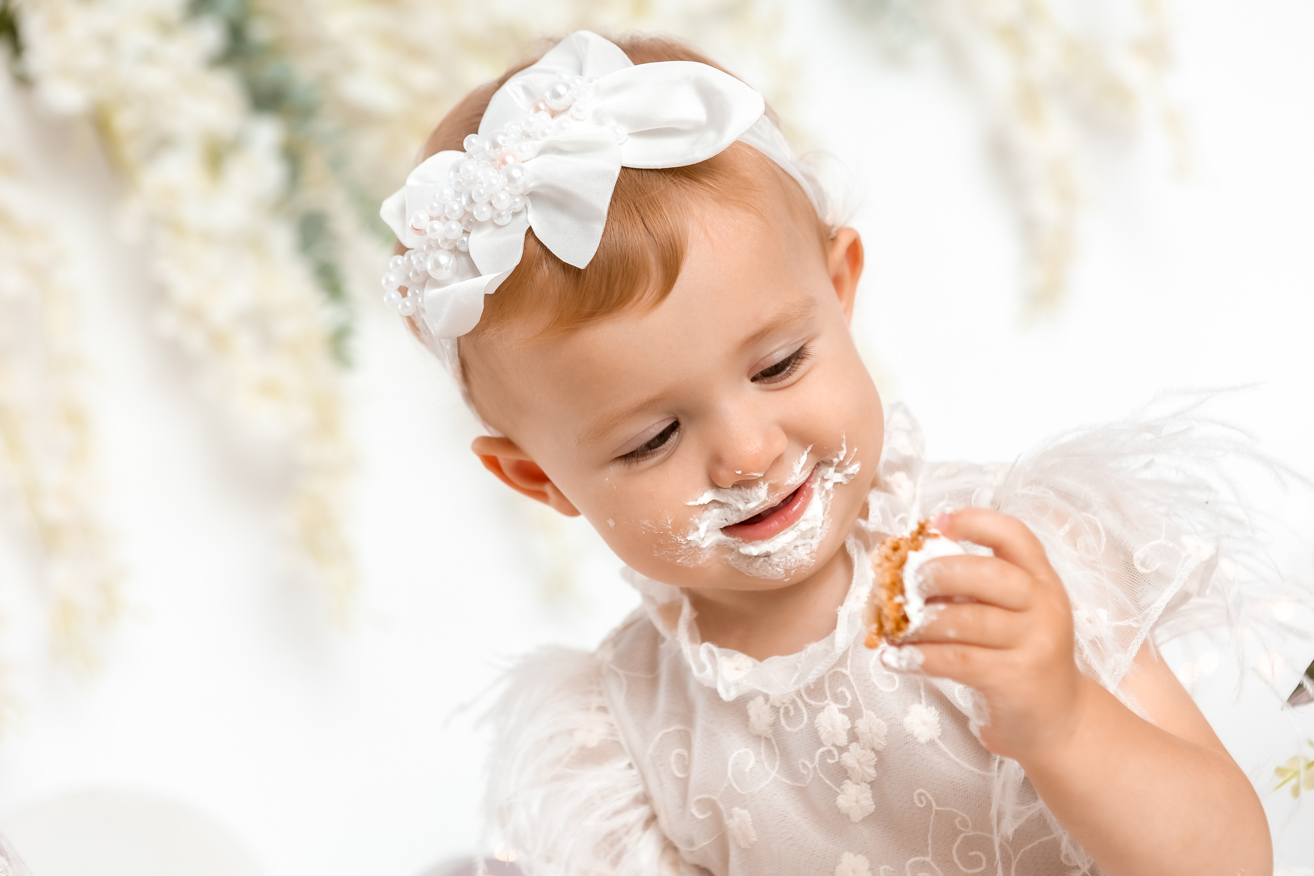 smash cake фотосессия, първи рожден ден, бебешка фотосесия, болони, декорация за рожден ден, фотосесия в студио, детски фотограф, фотограф бургас, най-добйр фотограф