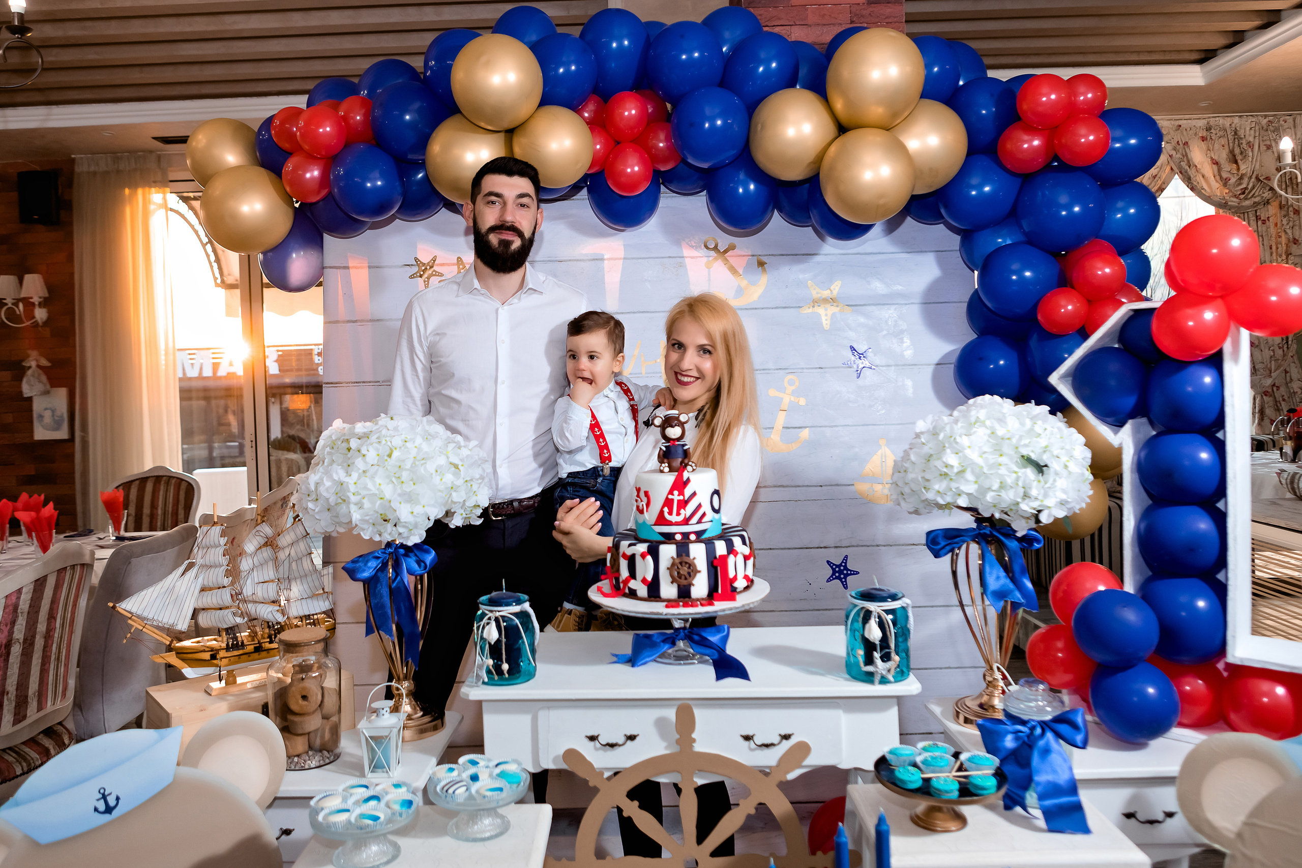 Чеастита ПърВА СВЕЩИЧКА!. Фотограф Ирина Йотова