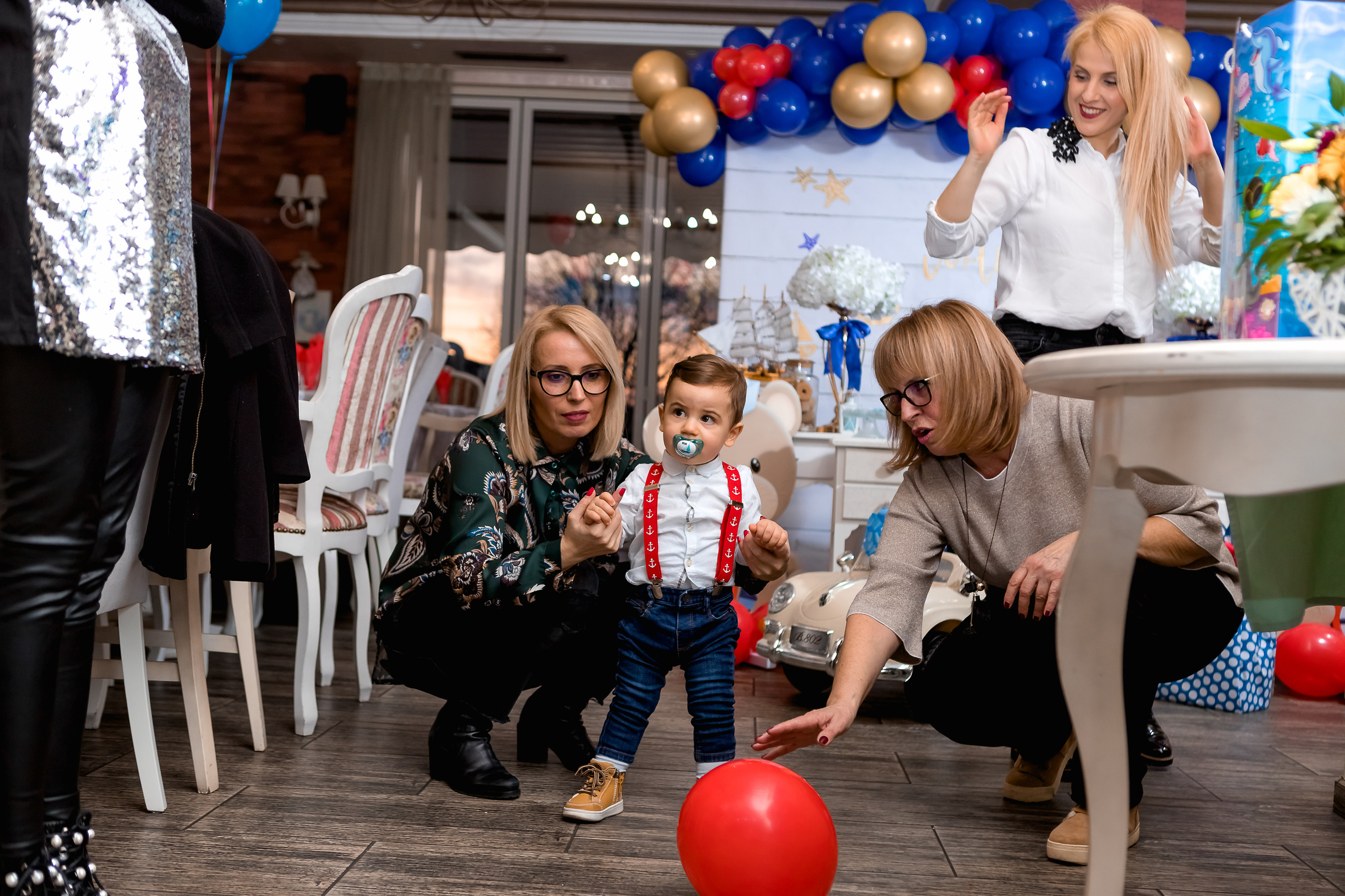 Чеастита ПърВА СВЕЩИЧКА!. Фотограф Ирина Йотова