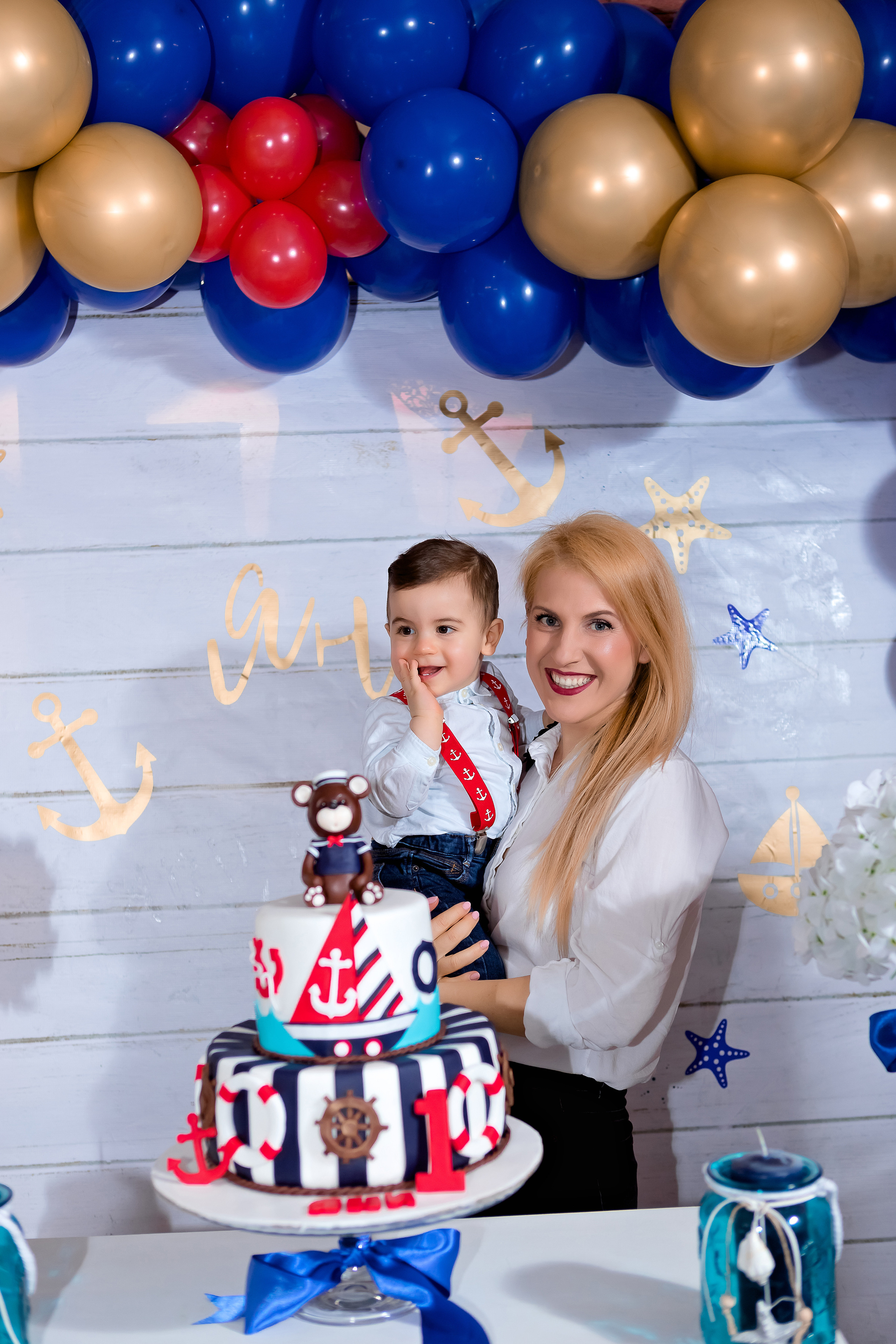 Чеастита ПърВА СВЕЩИЧКА!. Фотограф Ирина Йотова