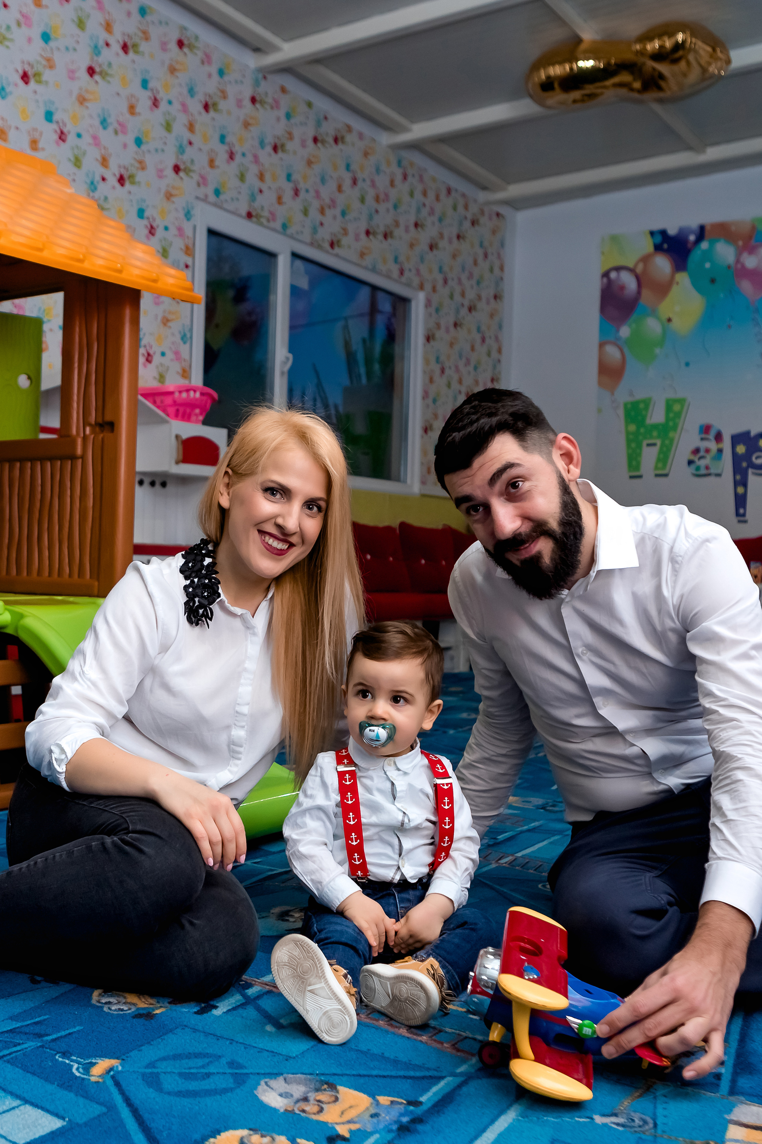 Чеастита ПърВА СВЕЩИЧКА!. Фотограф Ирина Йотова