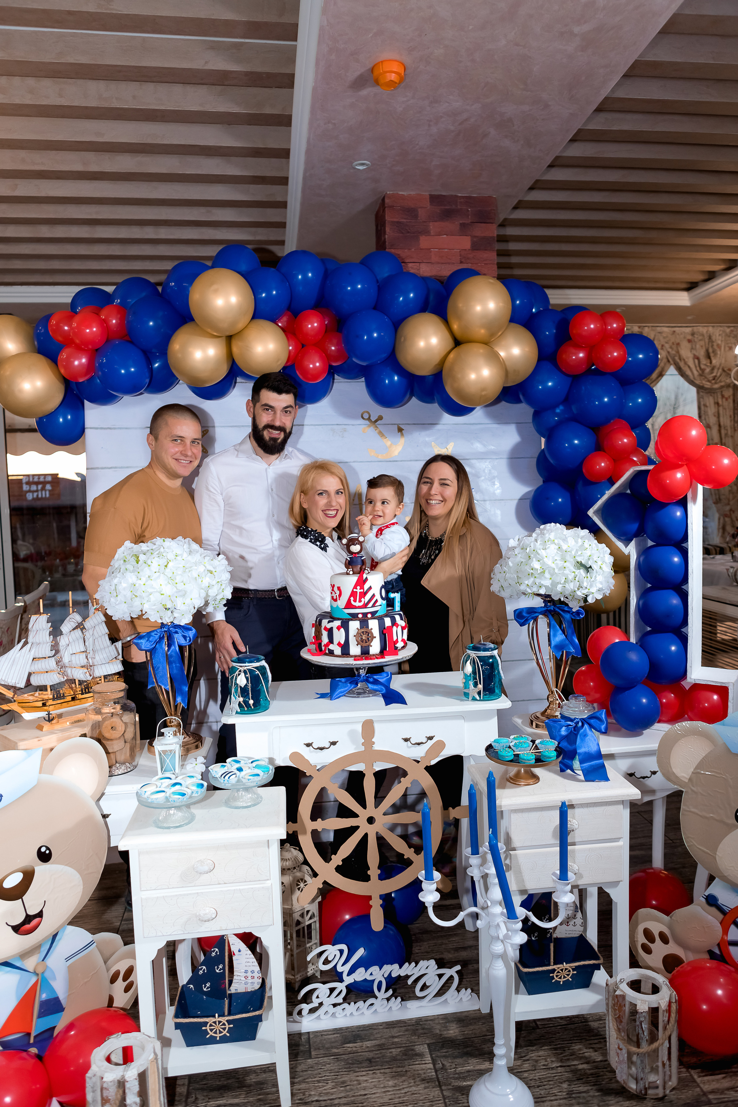 Чеастита ПърВА СВЕЩИЧКА!. Фотограф Ирина Йотова