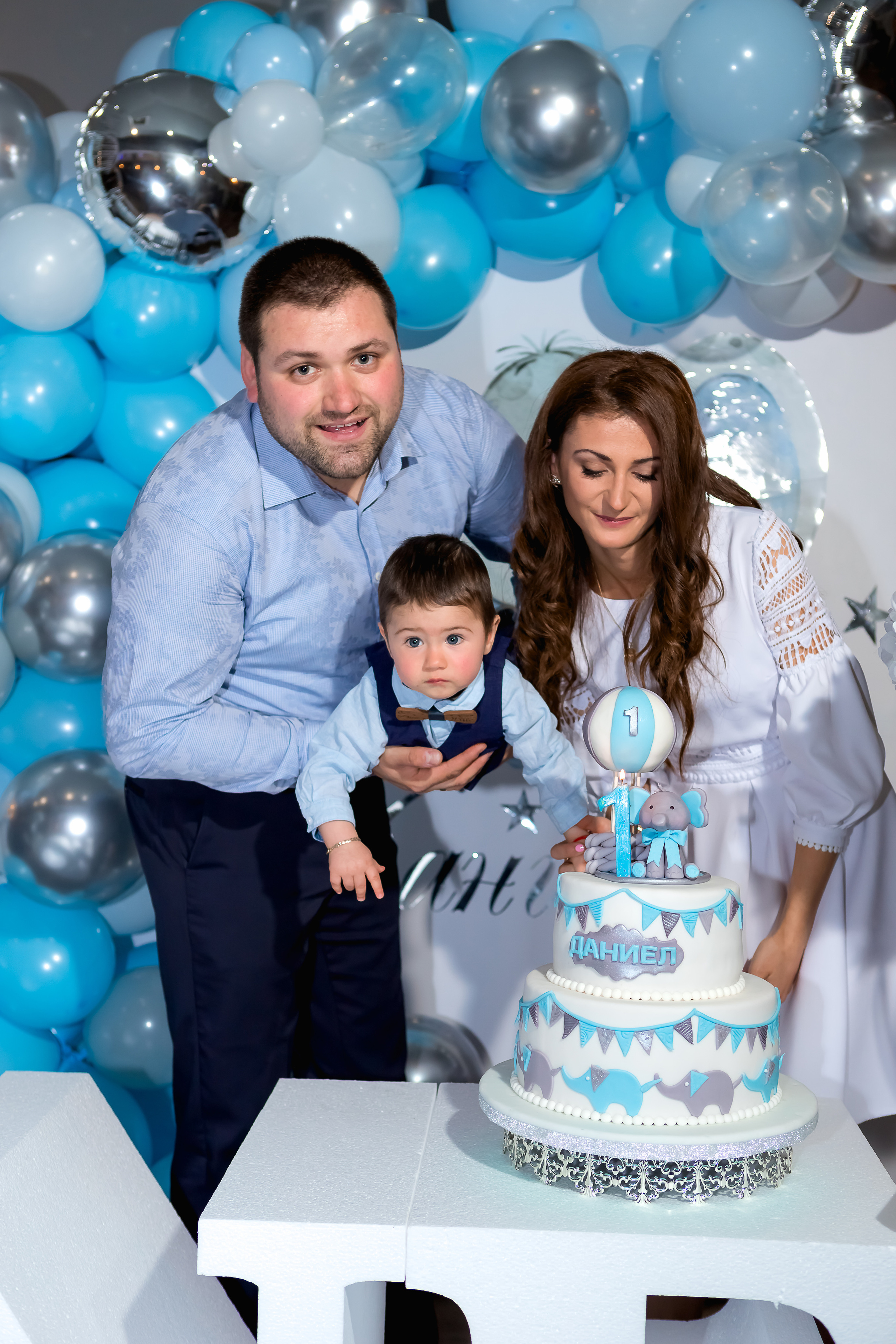 Честита първа свещичка. Фотограф Ирина Йотова