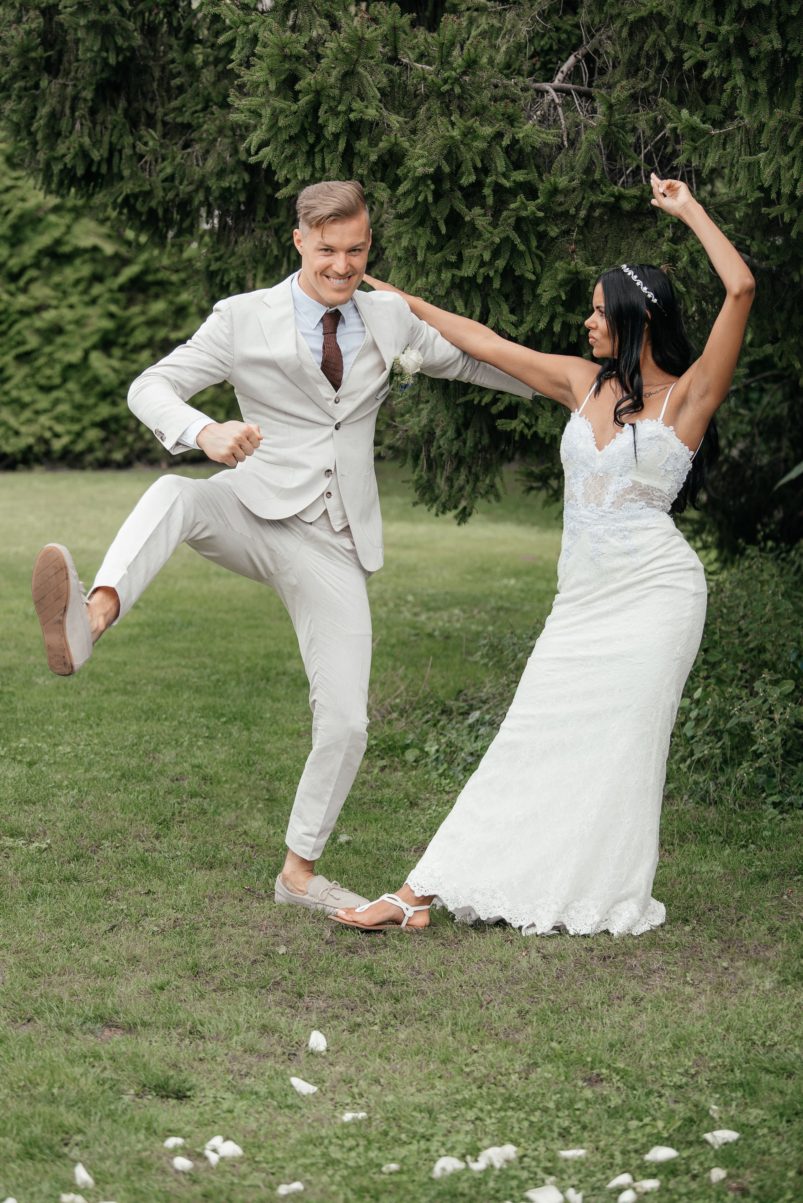 KAIANE & BENJAMIN Meilen, Switzerland. I am Elena Altendorfer. Wedding photographer in Zurich and Switzerland