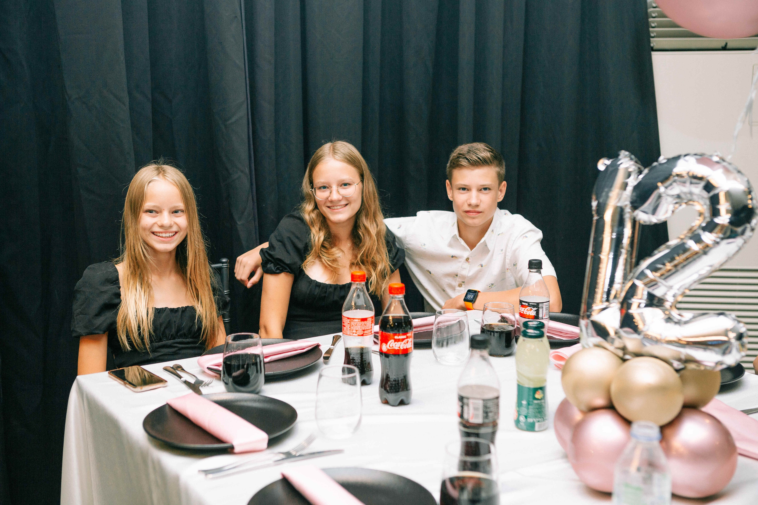 PARTY WITH FRIENDS. Https://shi-photo.com/