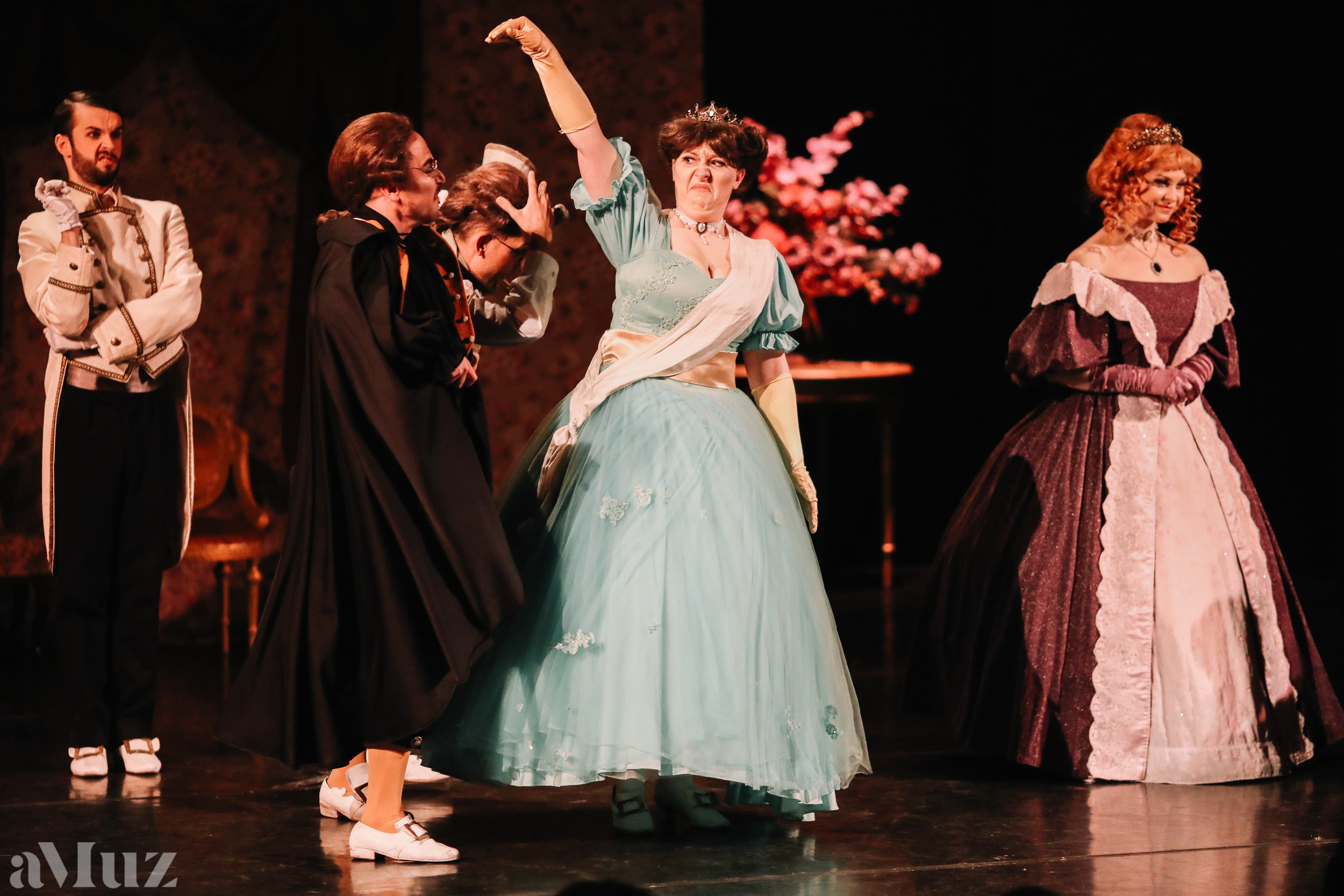 Opera Łąkowa. Fotograf Ślubny Warszawa - Sesje Biznesowe Rodzinne Eventy