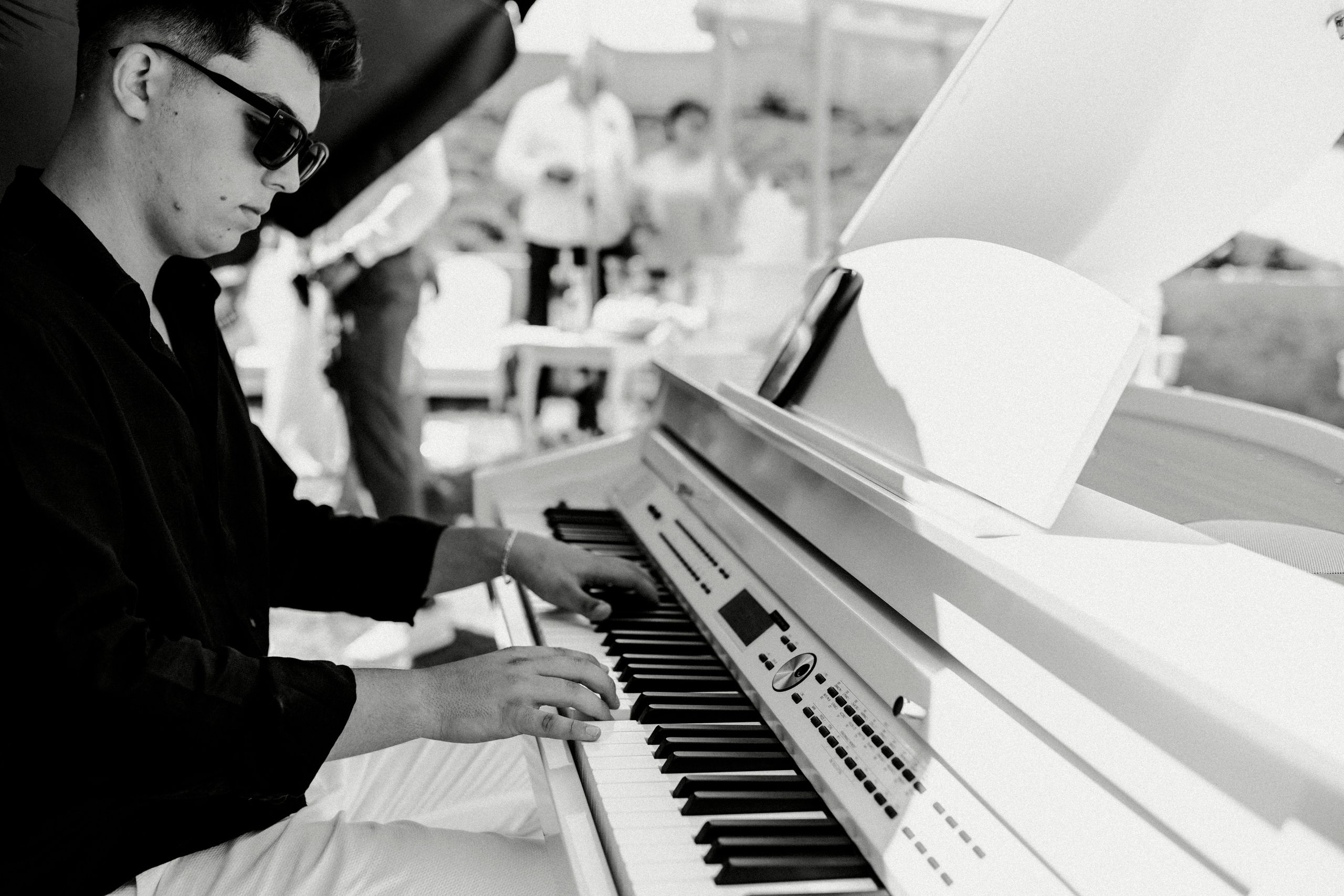 Larisa & Cosmin. Fotograf si Videograf | Nuntă-Botez