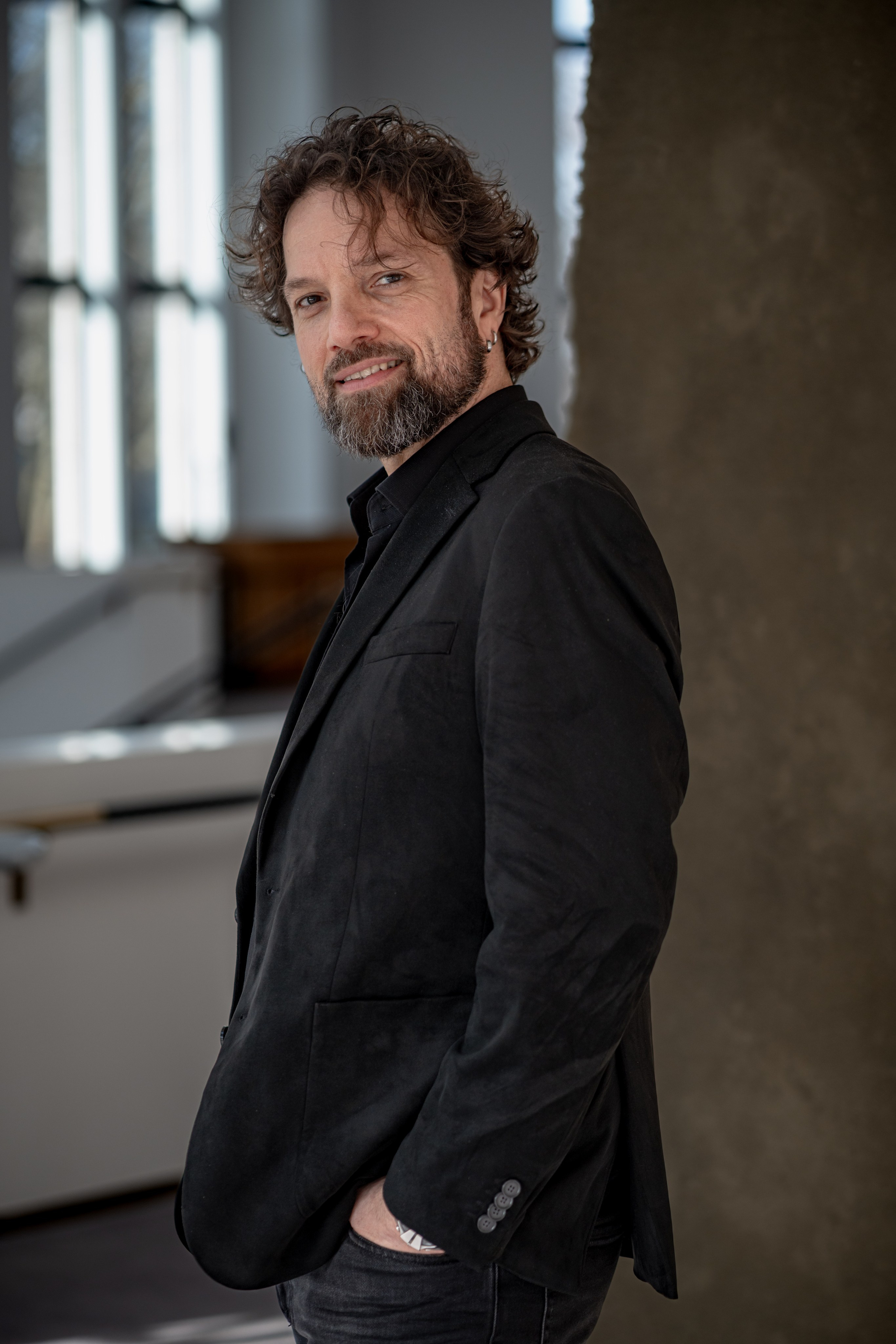 MIRKO ROSCHKOWSKI. Portrait photographer in Germany and all over Europe Mischa Blank