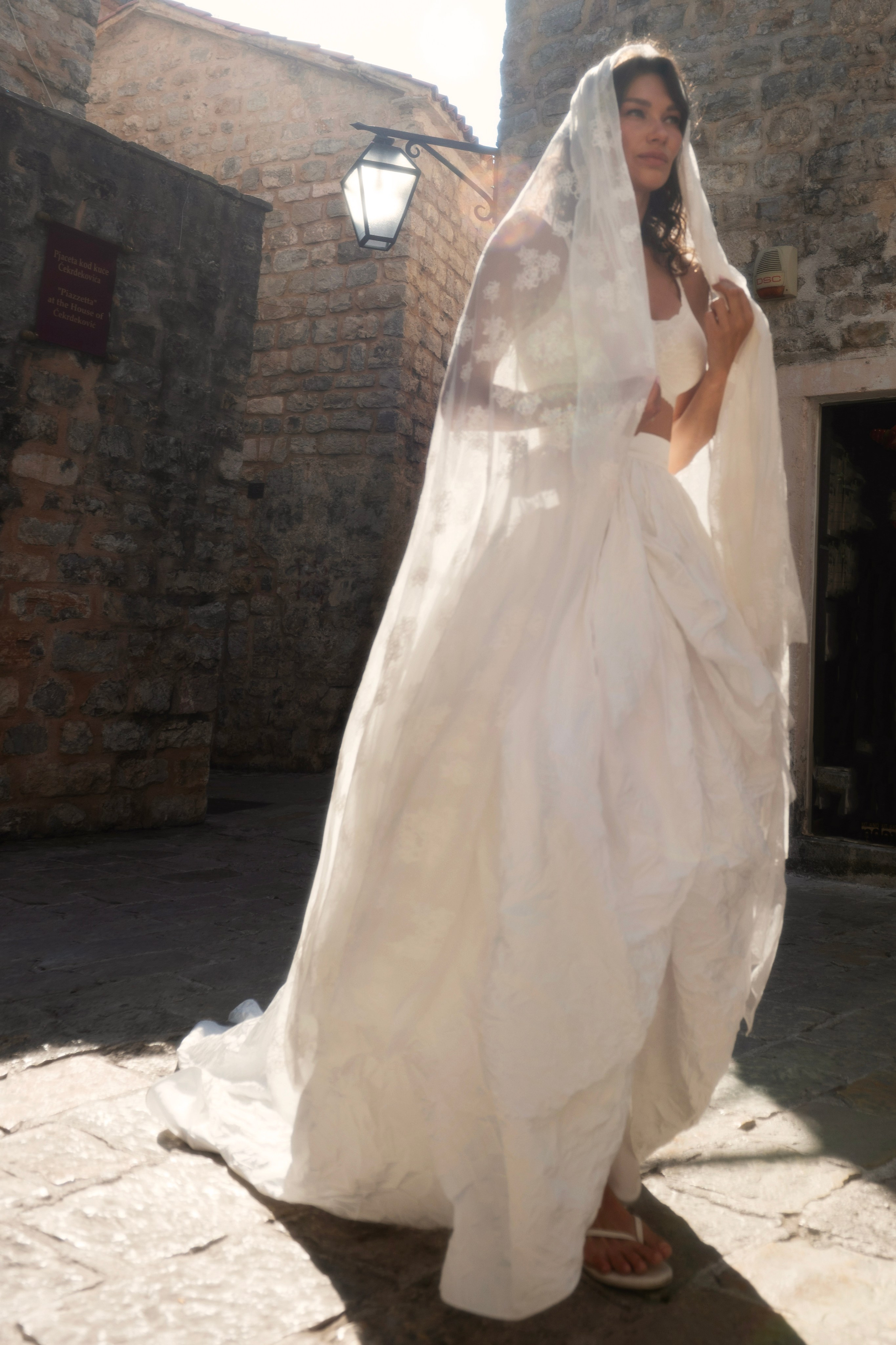 NASTYA ANIKINA Wedding dress. Minimalist brand photographer & videographer | Raw sincerity. Pure Form