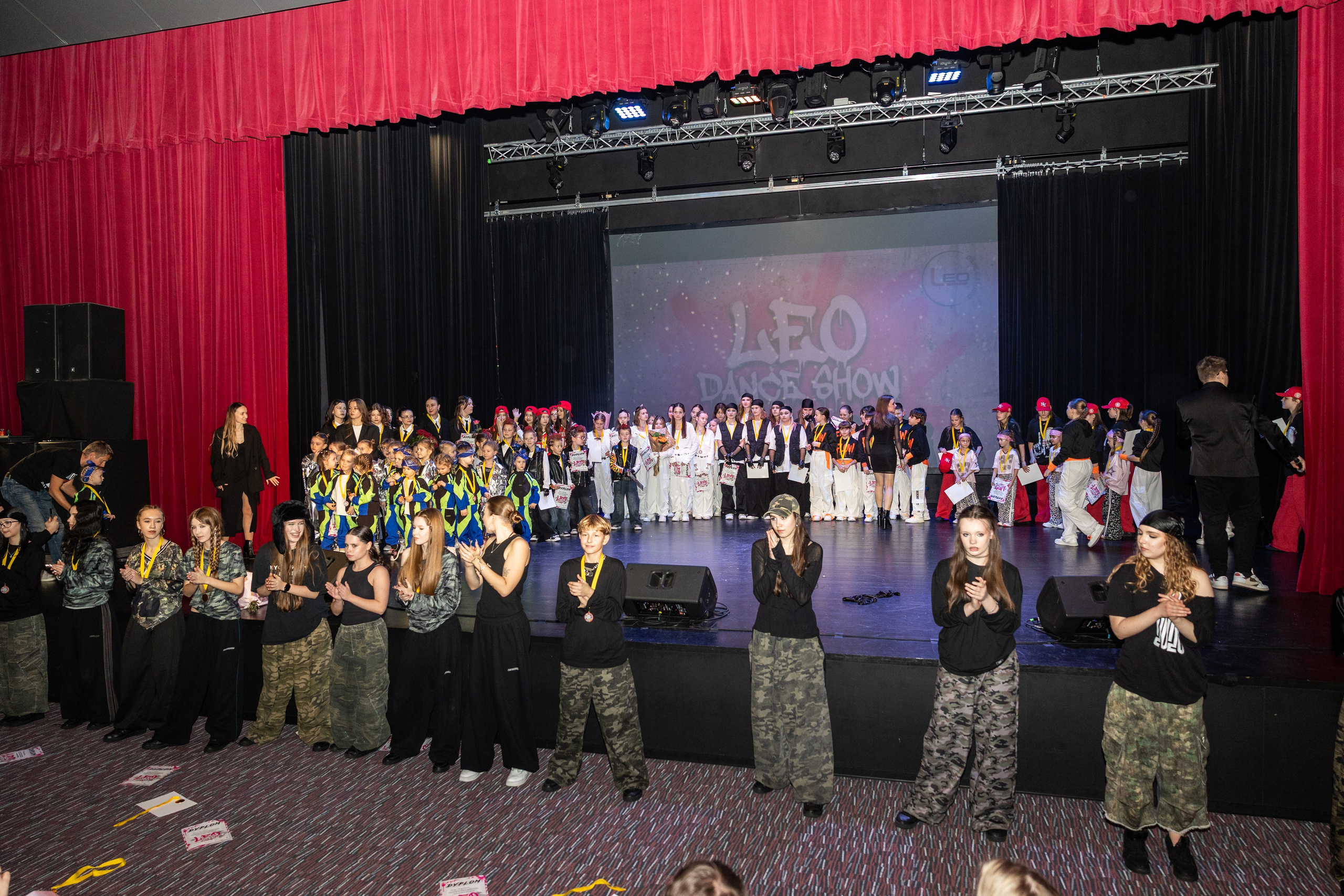 LEO DANCE SHOW WINTER 2025. Семейный и детский фотограф в Варшаве Мила Бобровская