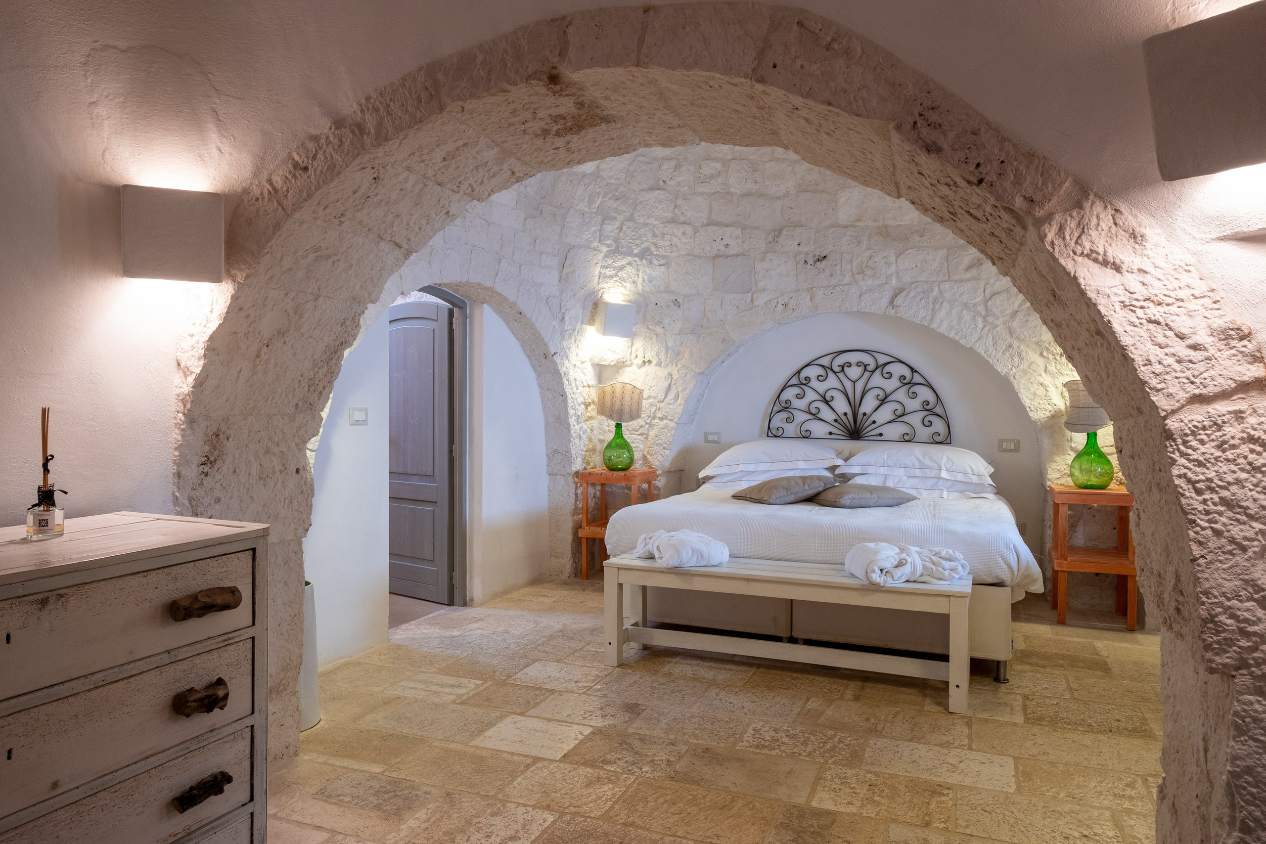 Amazing view of a B&B in the Cisternino countryside (Valle D'Itria, Martina Franca, Apulia, Alberobello, Cisternino, Ostuni, Apulia)