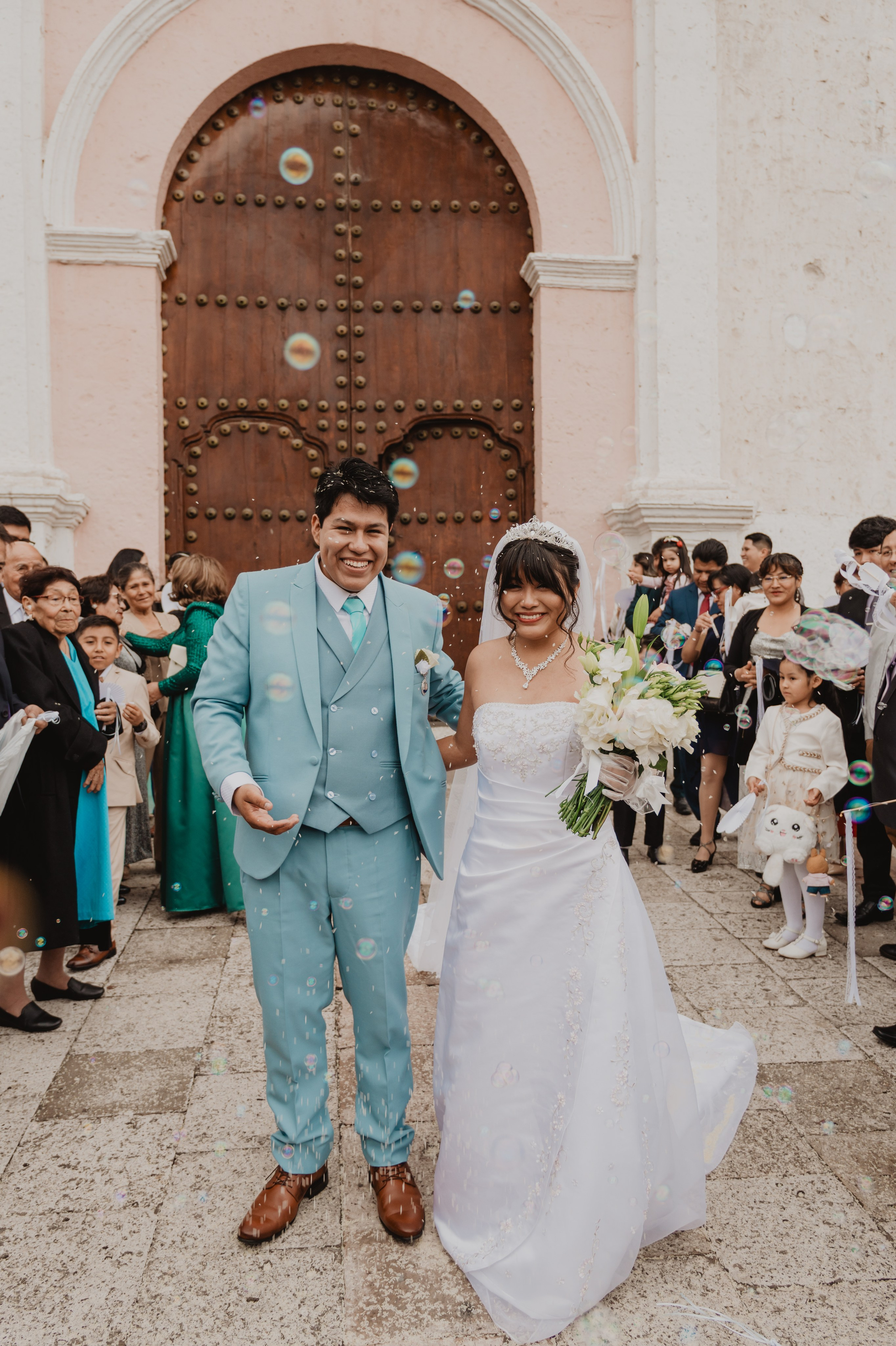 STEISY + EMMANUEL | BODA RELIGIOSA. Studio KVTA | Fotografía y Video de Bodas en Arequipa
