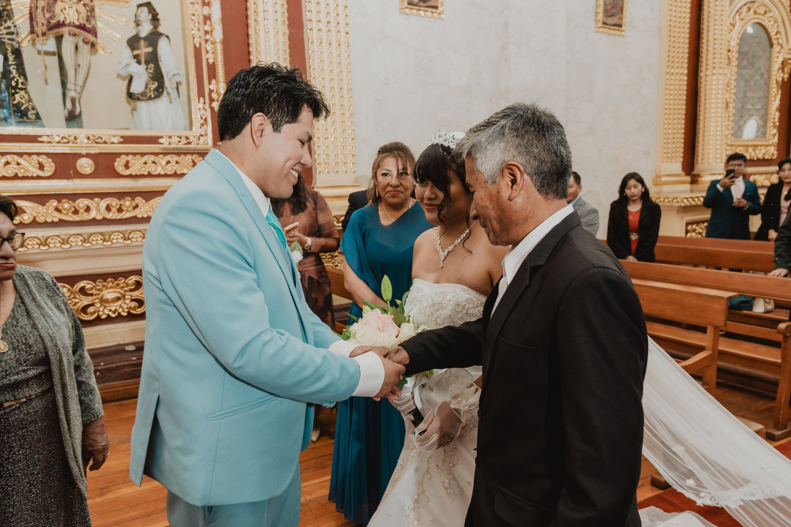 STEISY + EMMANUEL | BODA RELIGIOSA. Studio KVTA | Fotografía y Video de Bodas en Arequipa