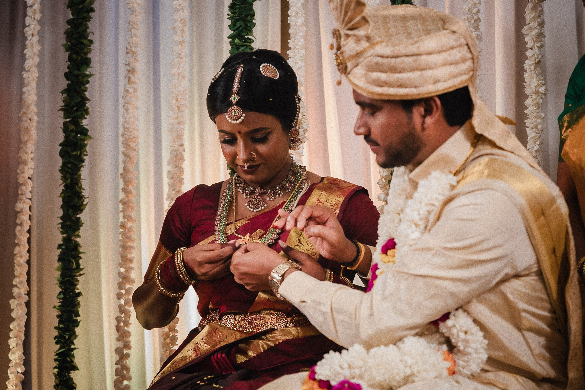 Jaffna Tamil Wedding in Colombo by Anbujawahar