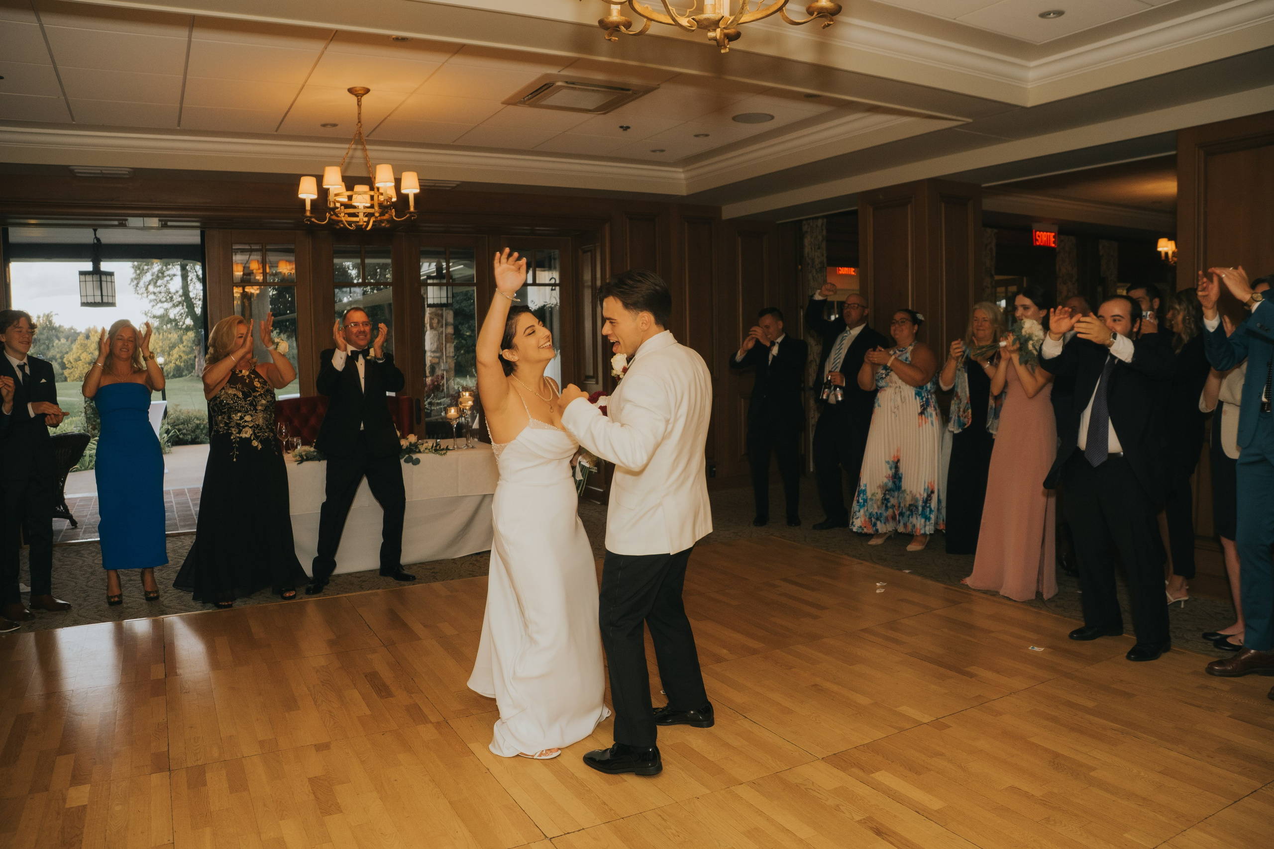 Wedding of Cassandra and Loïc in Beaconsfield, Montreal. Wedding and Family Photography Montreal Muriel Oe Photo