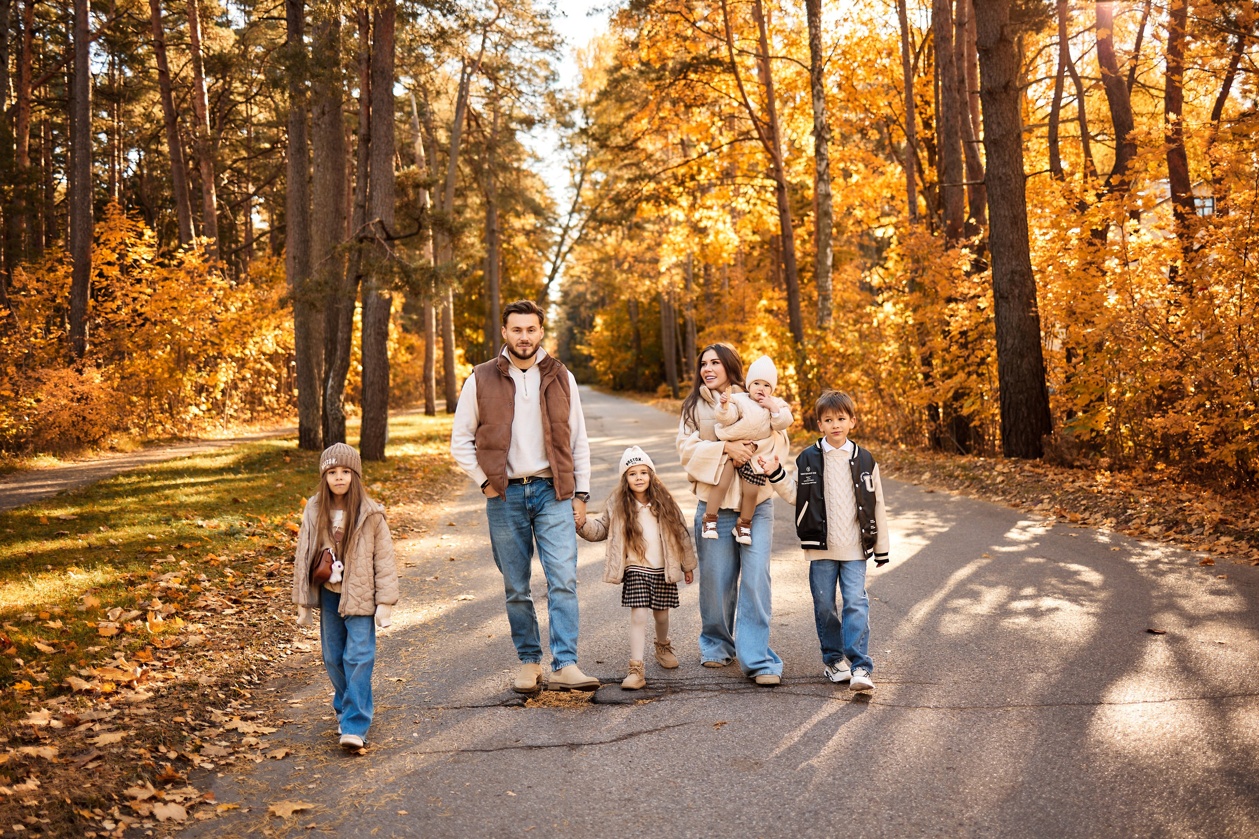 Family photo shoot for a millionaire blogger. Destination wedding and fashion photographer in Riga Igor Davidovich