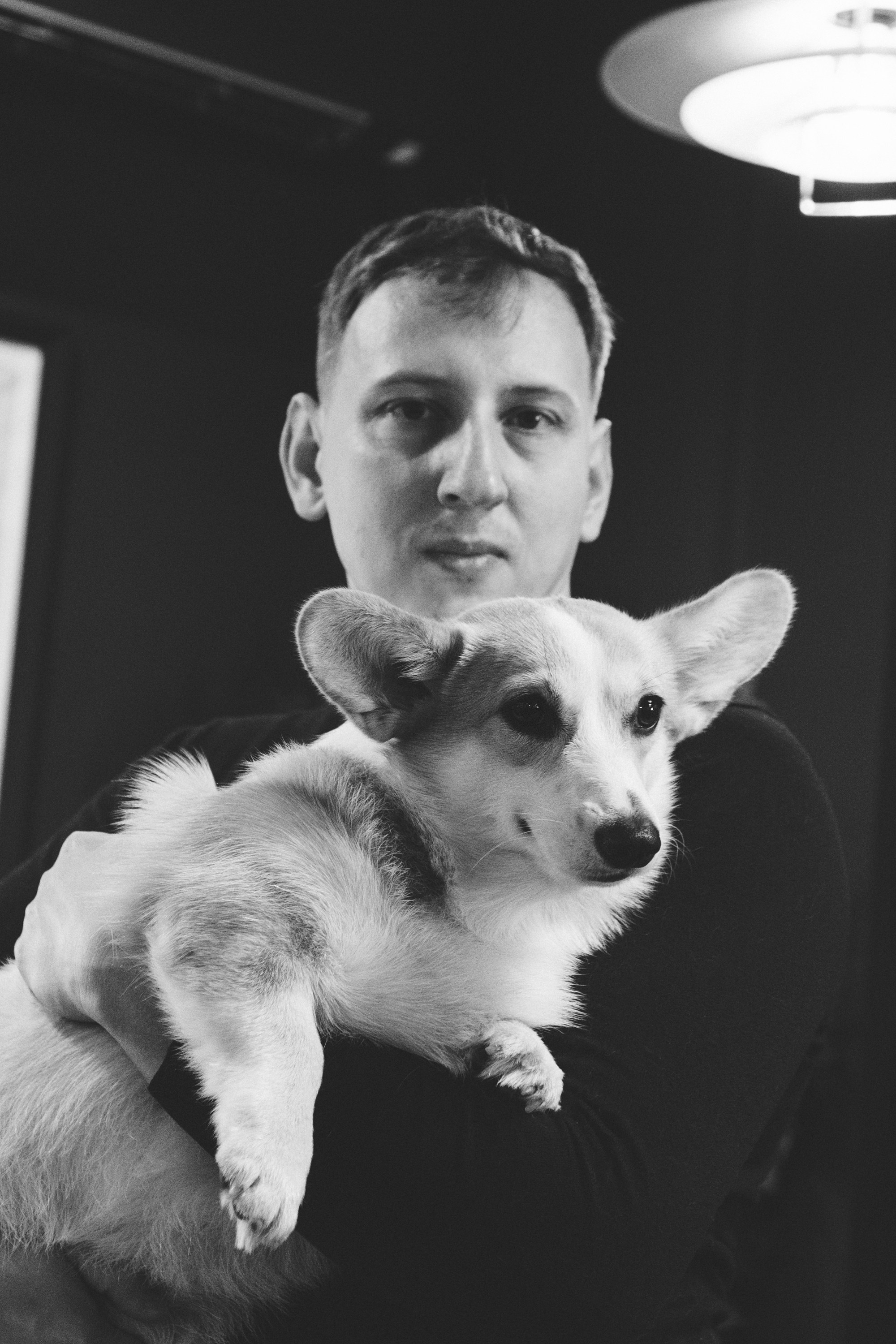 Maarika, Jegor and their Luna, Pembroke Welsh Corgi. Kat Laisaar — Pet photographer in Tallinn