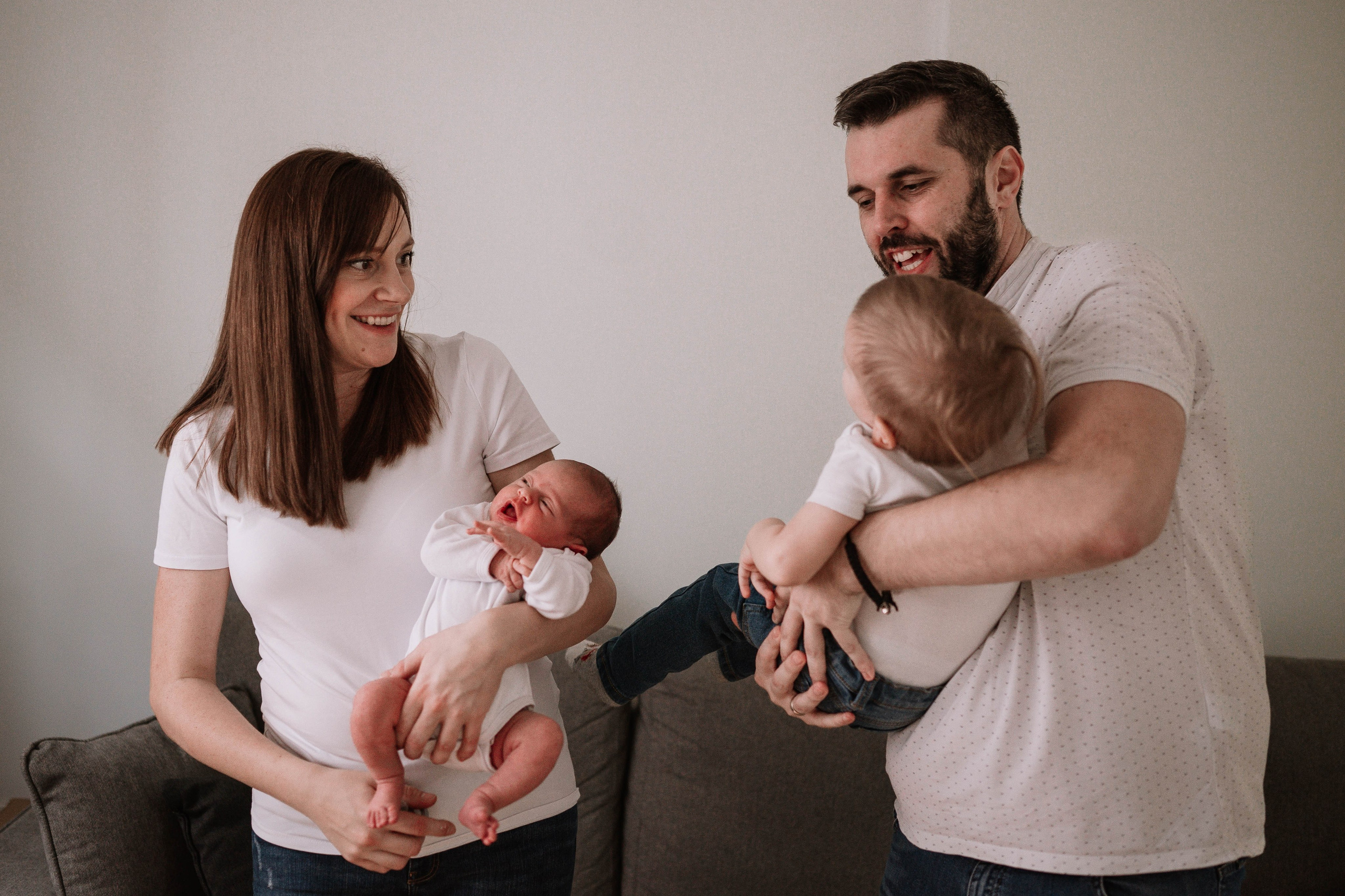 Iva - fotografisanje bebe kod kuće. Dečiji i porodični fotograf