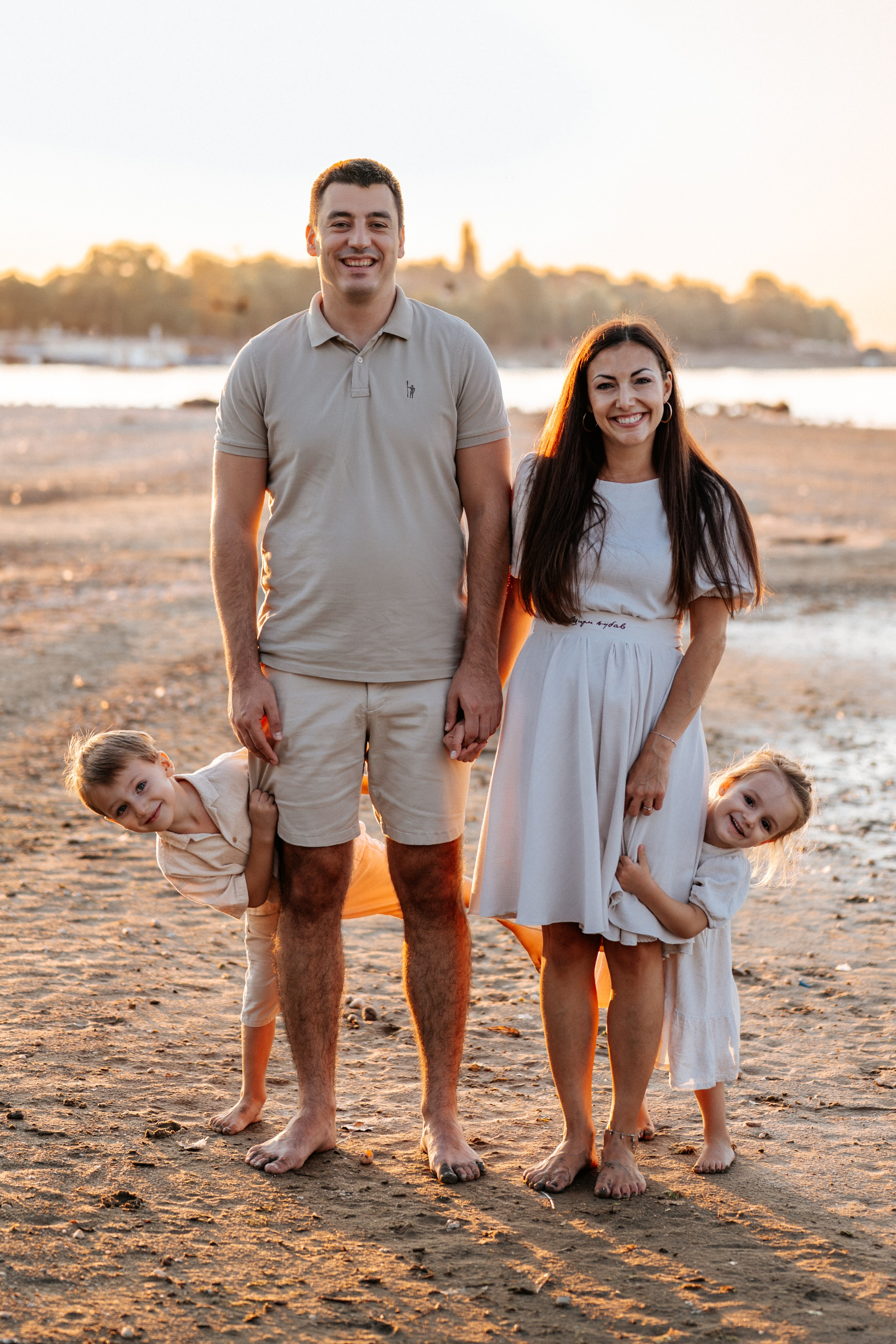 Anja, Nikola, Adam i Hana - porodično fotografisanje. Dečiji i porodični fotograf