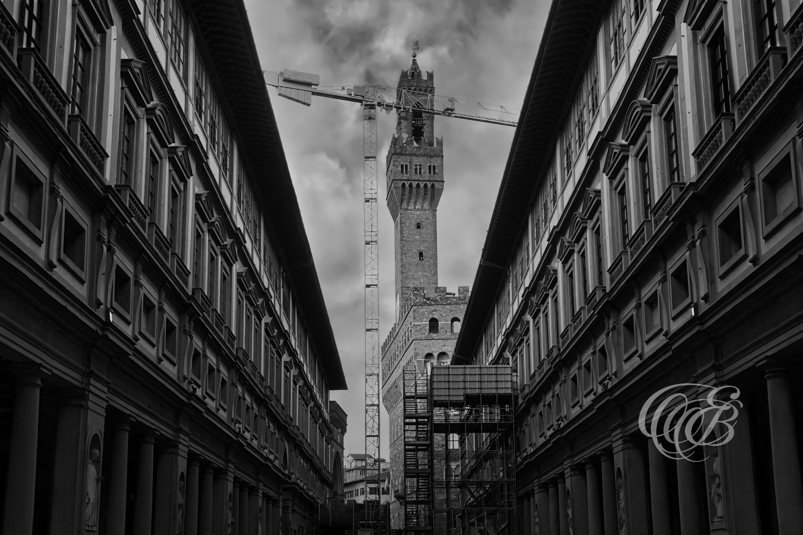 Florence Italy - The Palazzo Vecchio Tower - B&W - Eduardo Bartoli Fine Art Photography - Black-and-white photograph of the Palazzo Vecchio Tower in Florence, Italy – fine art photography by Eduardo Bartoli.