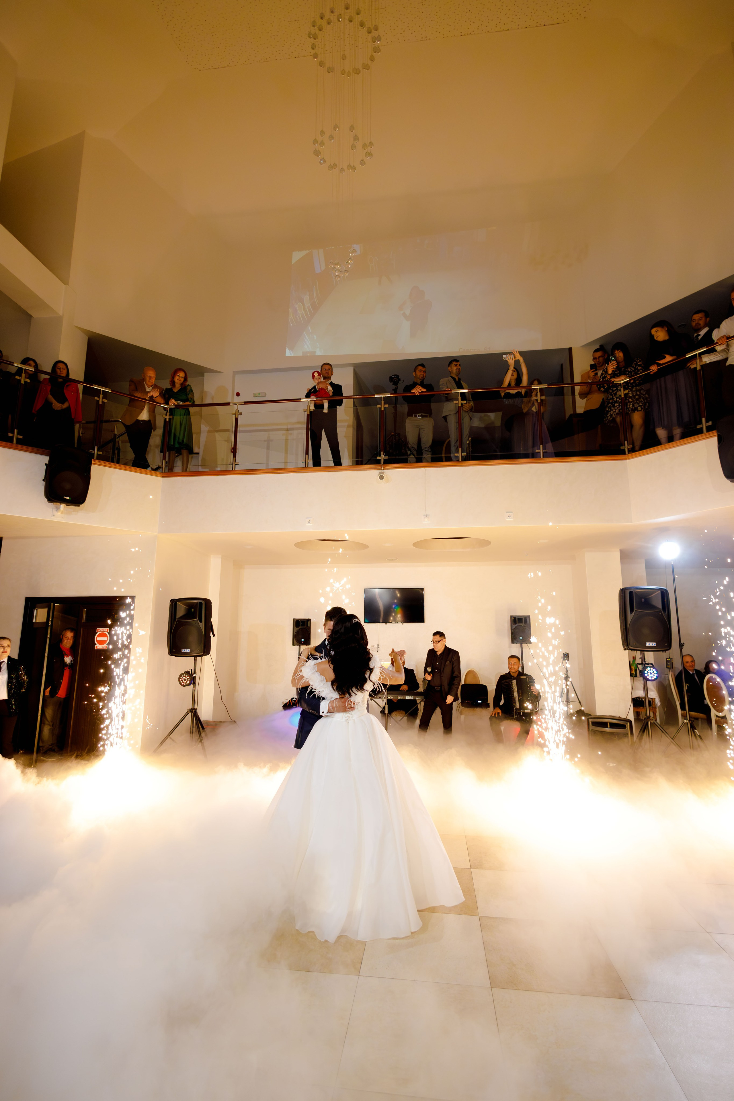 Loredana & Emilian – Ziua Nunții | Videografie - fotografie Botez Suceava, Iași, Botoșani. Servicii foto-video profesionale, pentru momente de neuitat