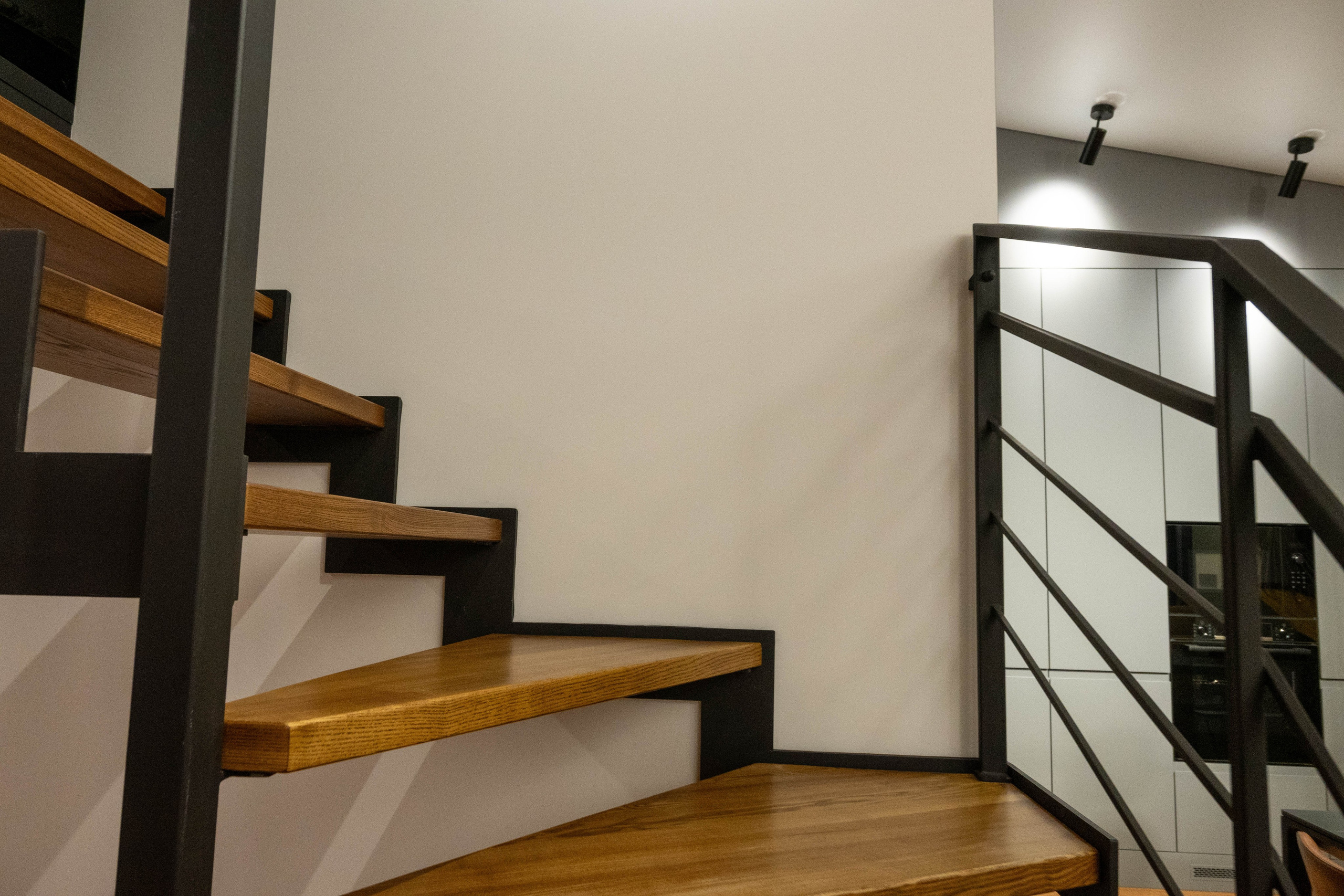 The apartment is on two levels. Fotograf Dmitrii Donets