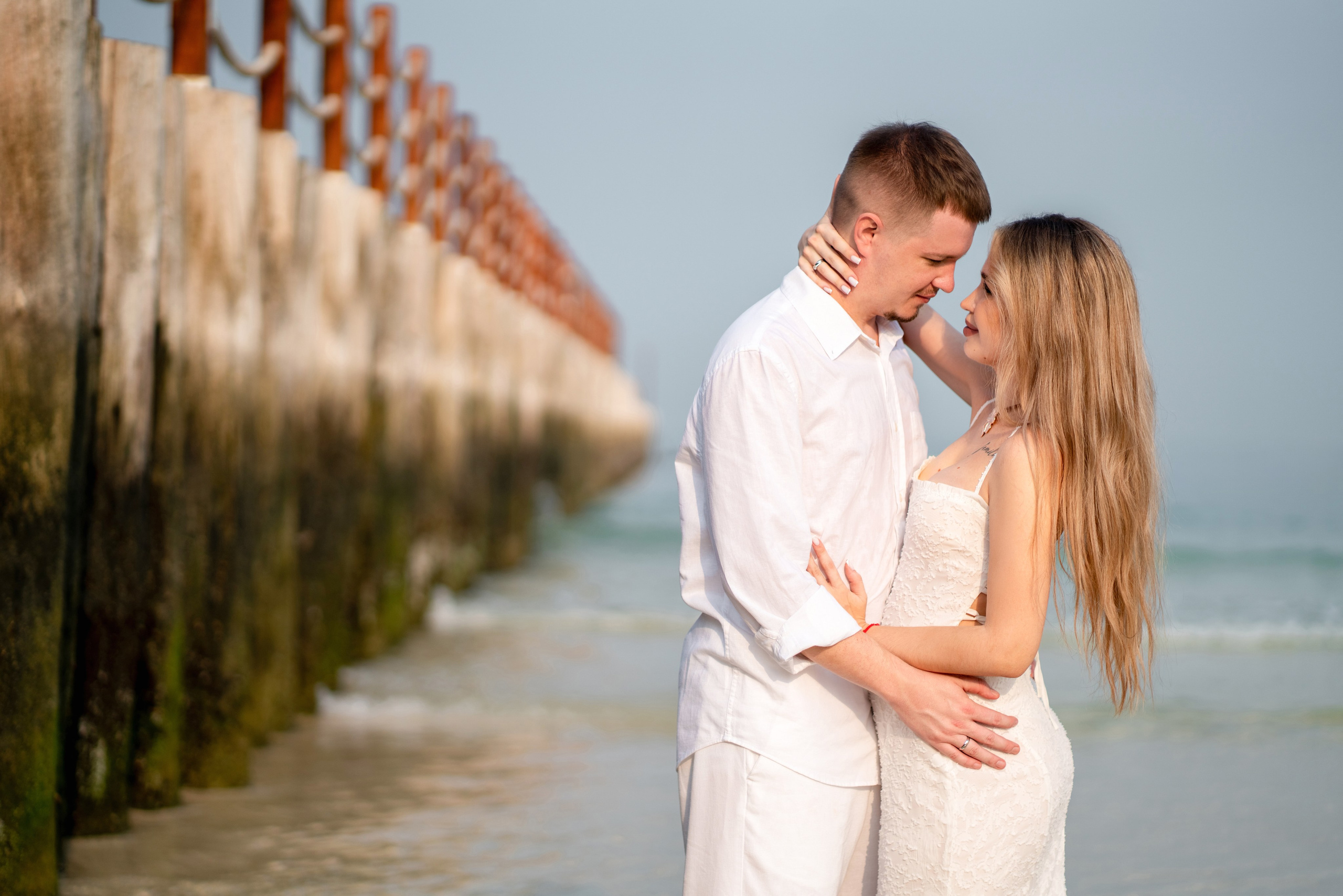 Sea breeze and kisses. Angela Iakovleva — Family Photographer in Dubai