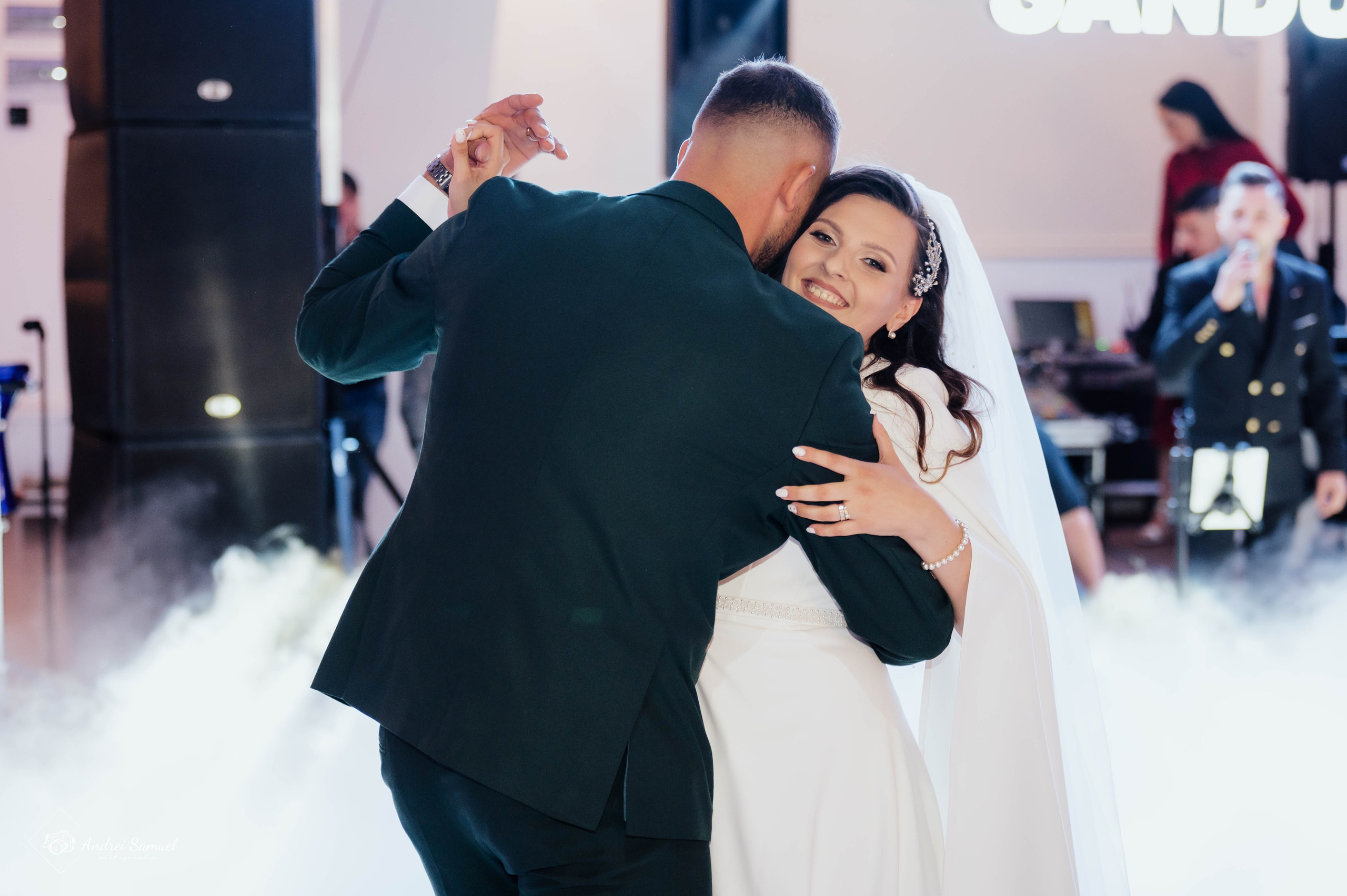 Oana & Romil. Andrei Samuel – Fotograf București | Evenimente, Studio, Imobiliare, Produs