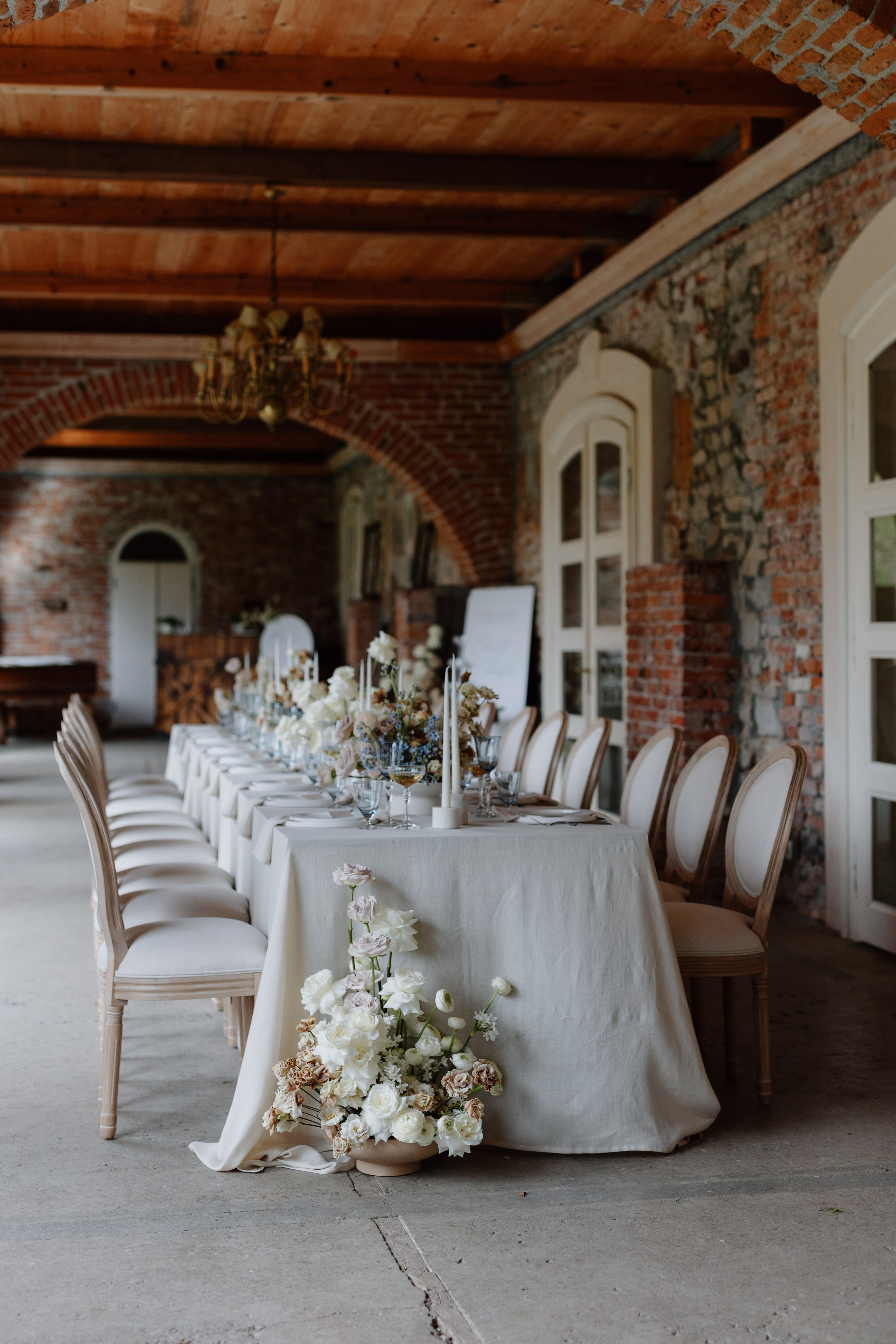 Styled Shoot Zabola Estate. Main