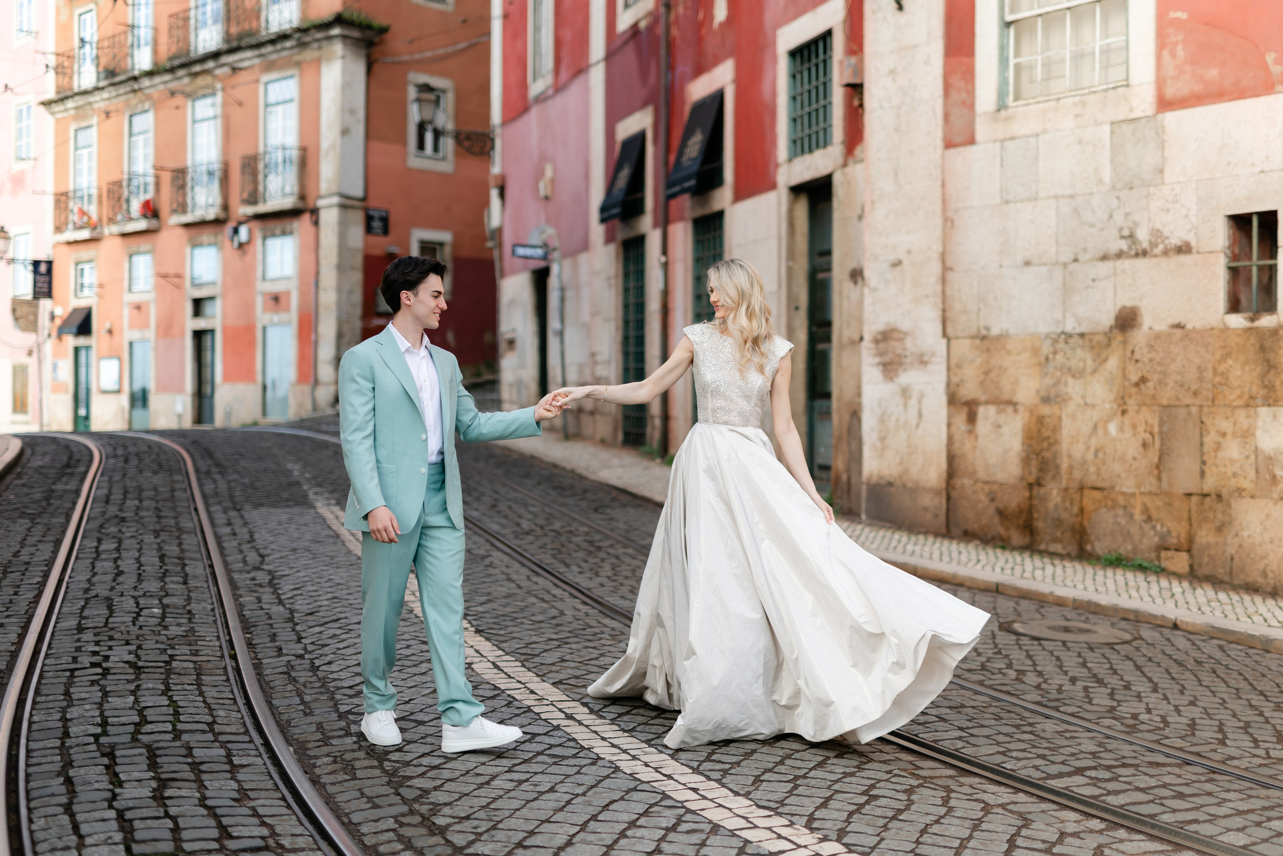 Vivien & Razvan. Main